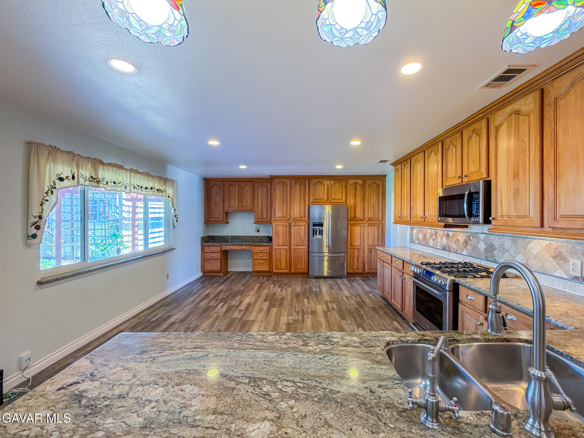 Palmdale, California, 93550, United States, 4 Bedrooms Bedrooms, ,2 BathroomsBathrooms,Residential,For Sale,2028325