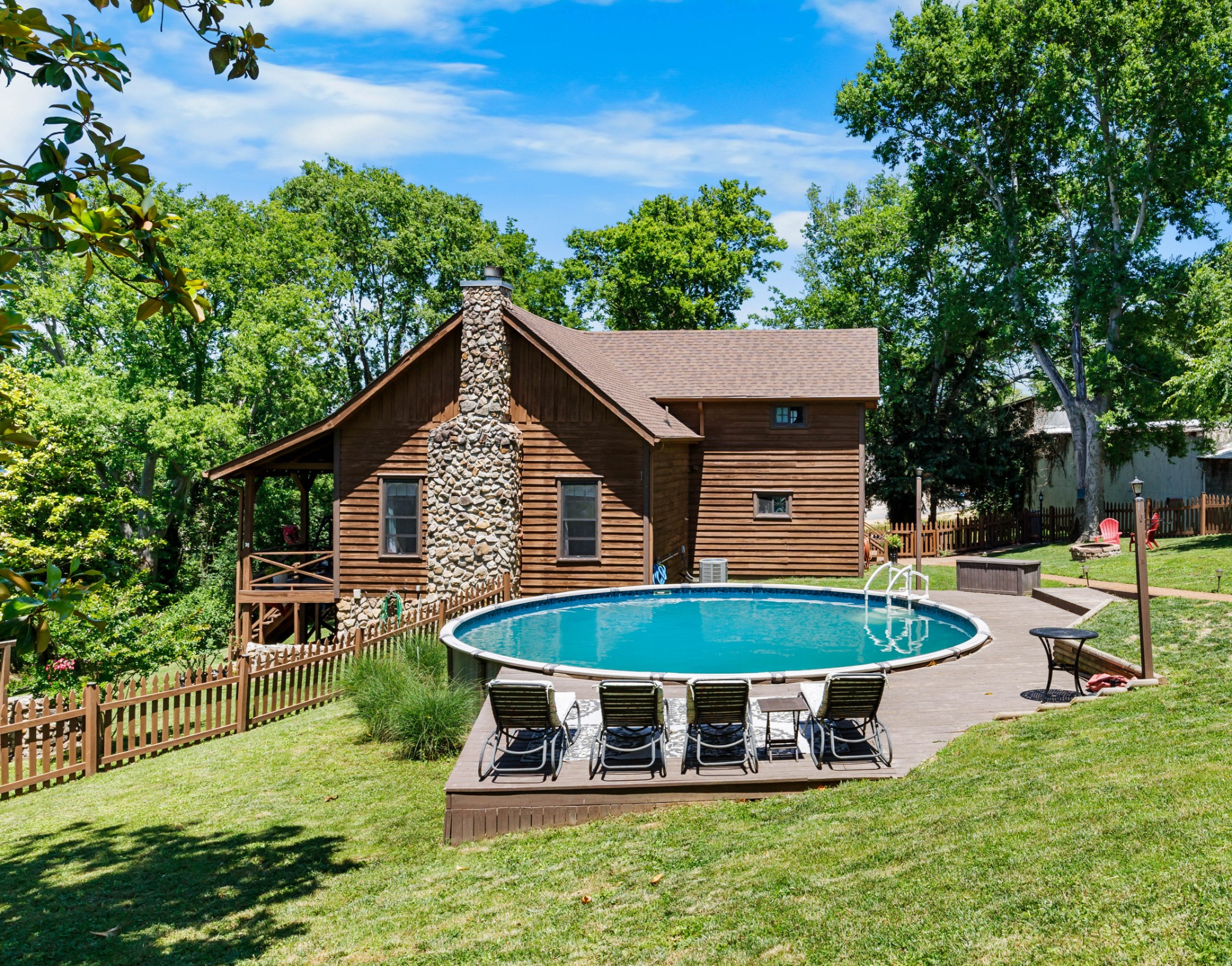 Dover, Tennessee, 37058, United States, 4 Bedrooms Bedrooms, ,3 BathroomsBathrooms,Residential,For Sale,1915564