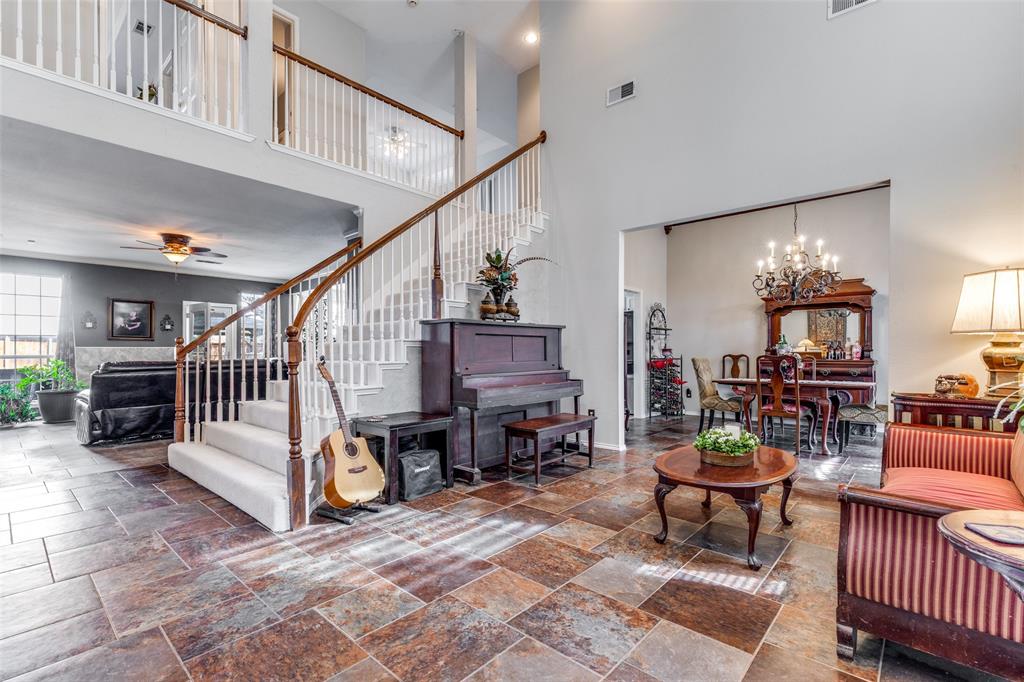 Carrollton, Texas, 75010, United States, 4 Bedrooms Bedrooms, ,4 BathroomsBathrooms,Residential,For Sale,2019559