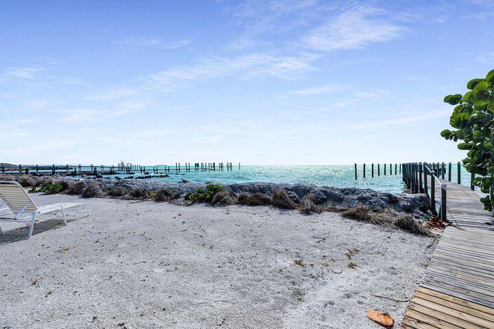Islamorada, Florida, 33036, United States, 2 Bedrooms Bedrooms, ,3 BathroomsBathrooms,Residential,For Sale,1990240