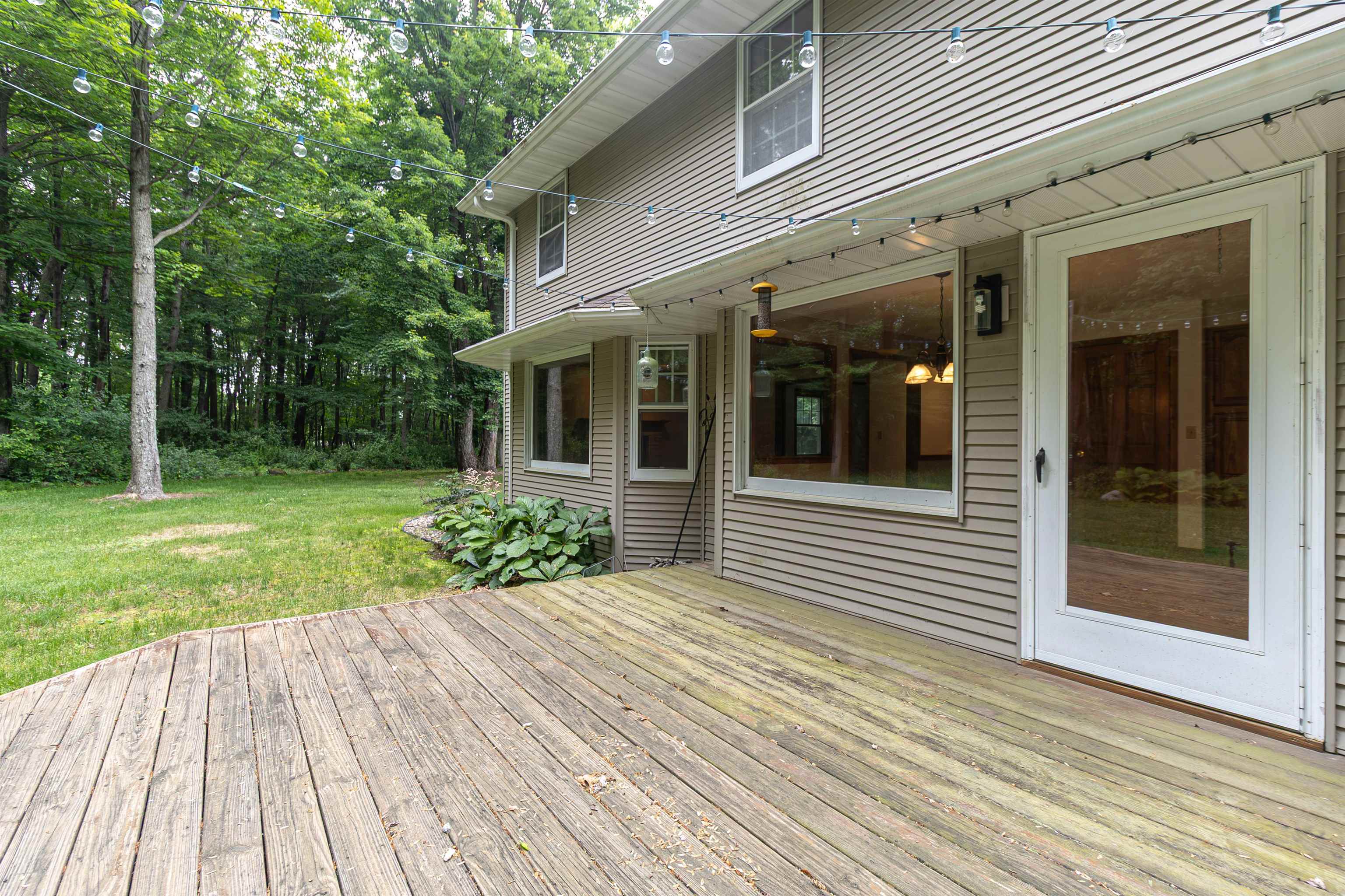 WAUPACA, Wisconsin, 54981, United States, 4 Bedrooms Bedrooms, ,3 BathroomsBathrooms,Residential,For Sale,1913222