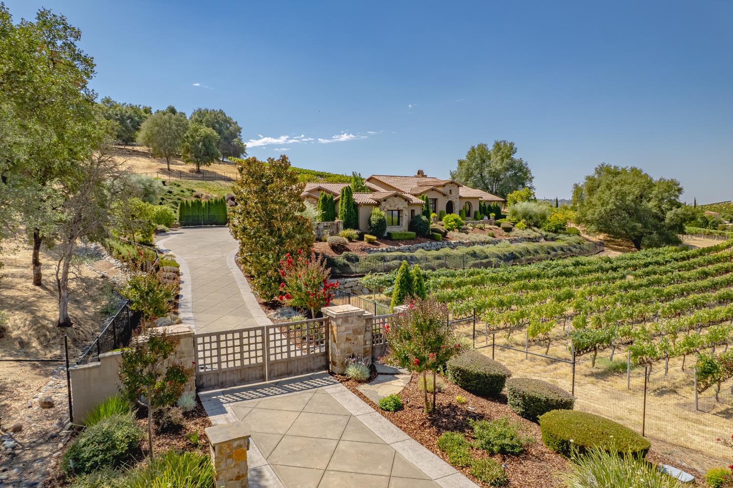 Loomis, California, 95650, United States, 4 Bedrooms Bedrooms, ,5 BathroomsBathrooms,Residential,For Sale,1939429
