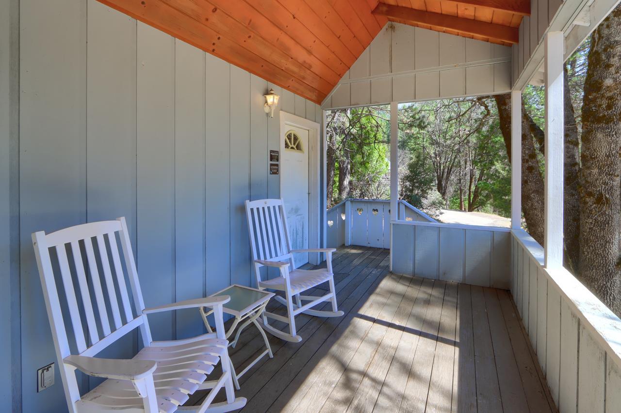 Yosemite, California, 95389, United States, 5 Bedrooms Bedrooms, ,4 BathroomsBathrooms,Residential,For Sale,2048159