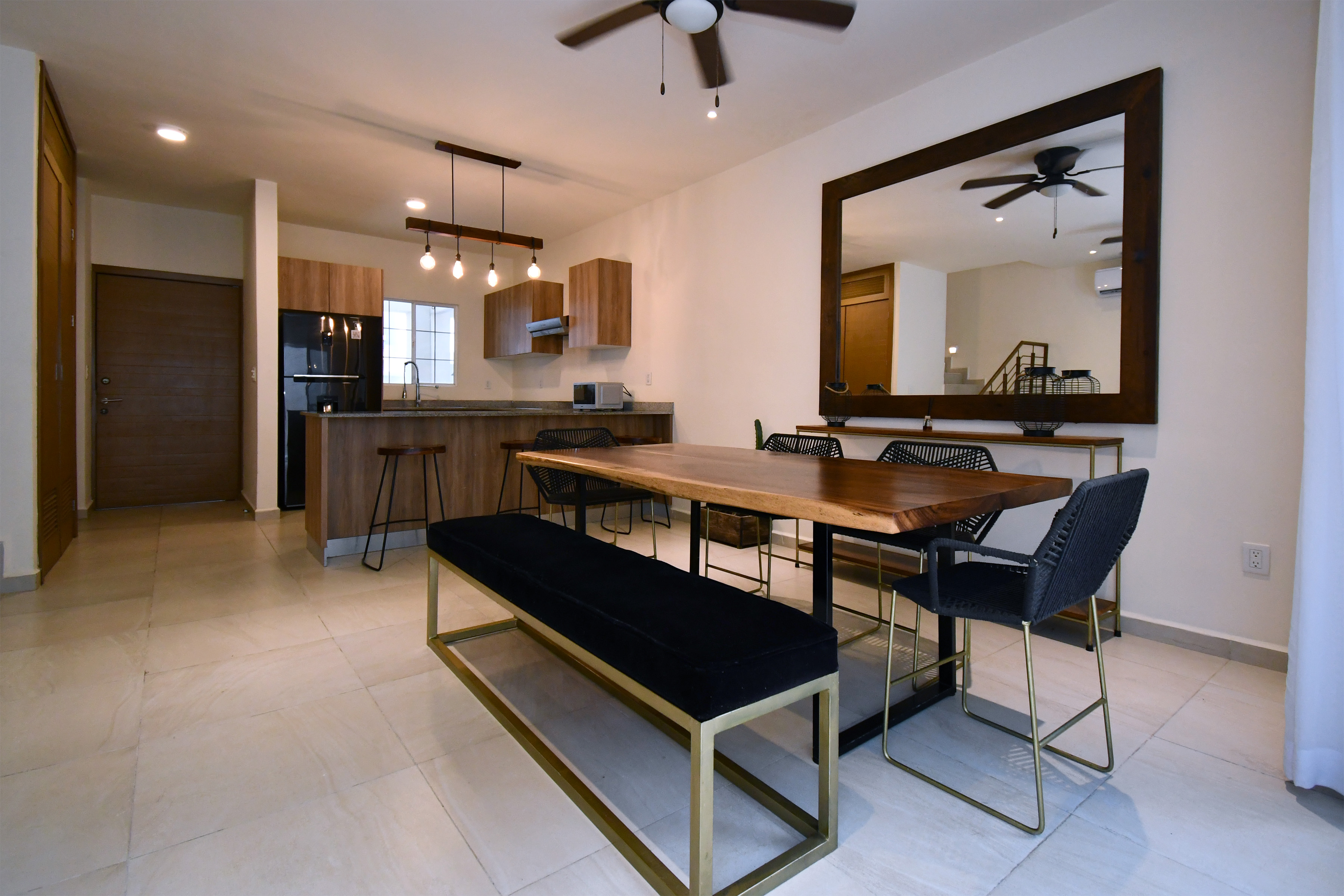  Modern Three-Bedroom Home in Selvanova Coto 3B - 物件實景