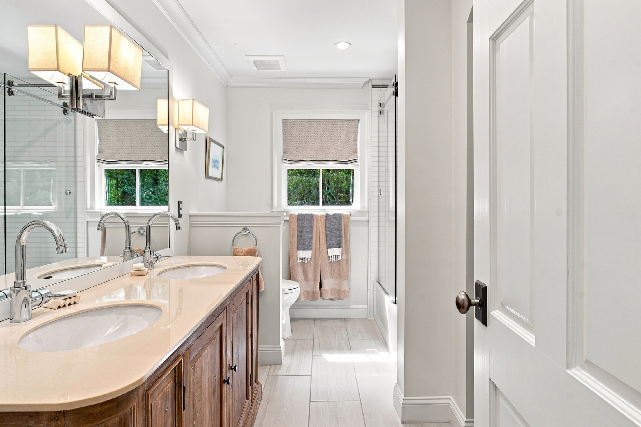  Thoughtfully Designed and Renovated Home in Londonberry Estates - 物件實景