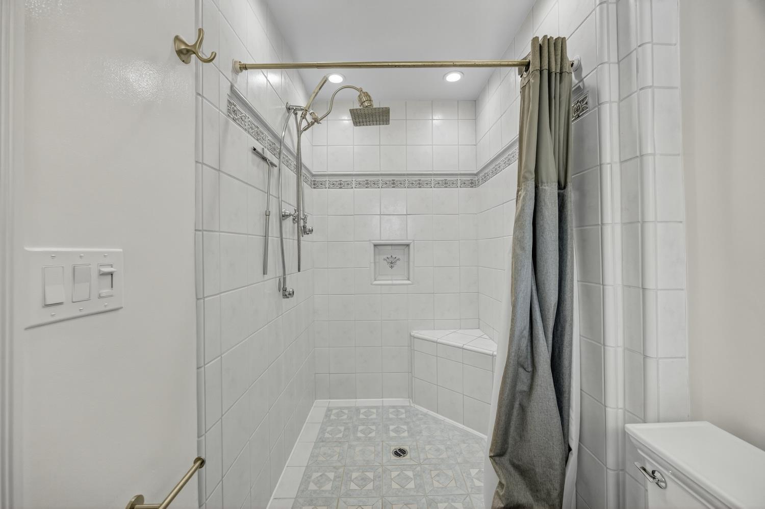 Carmichael, California, 95608, United States, 3 Bedrooms Bedrooms, ,2 BathroomsBathrooms,Residential,For Sale,1938717