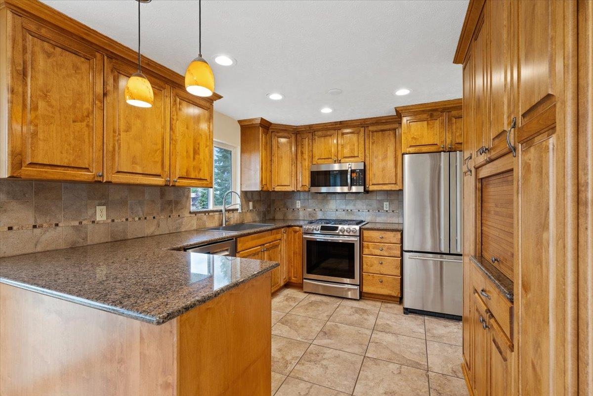 Spokane, Washington, 99223, United States, 4 Bedrooms Bedrooms, ,2 BathroomsBathrooms,Residential,For Sale,1925405