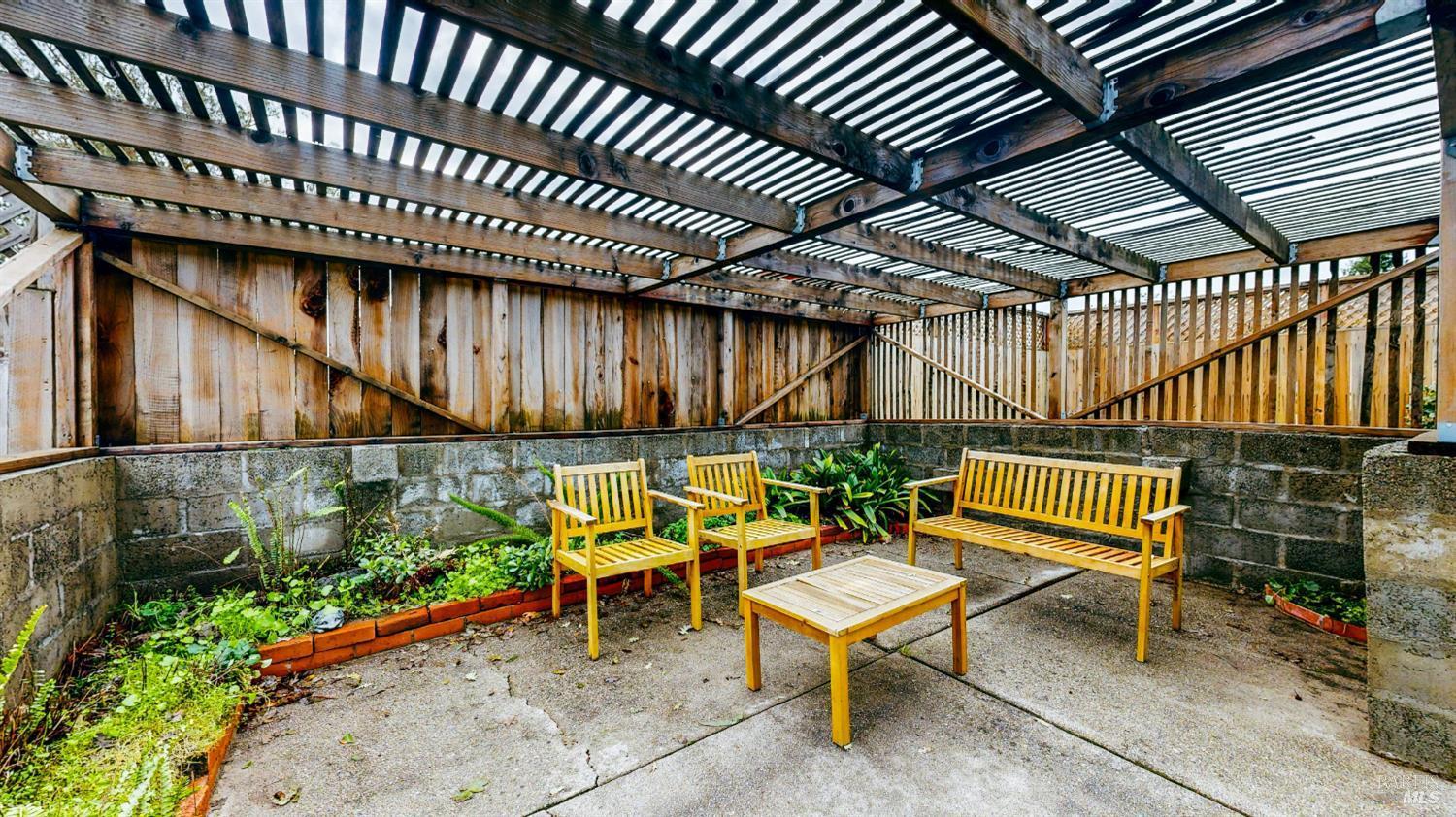 Petaluma, California, 94952, United States, 3 Bedrooms Bedrooms, ,2 BathroomsBathrooms,Residential,For Sale,2008793