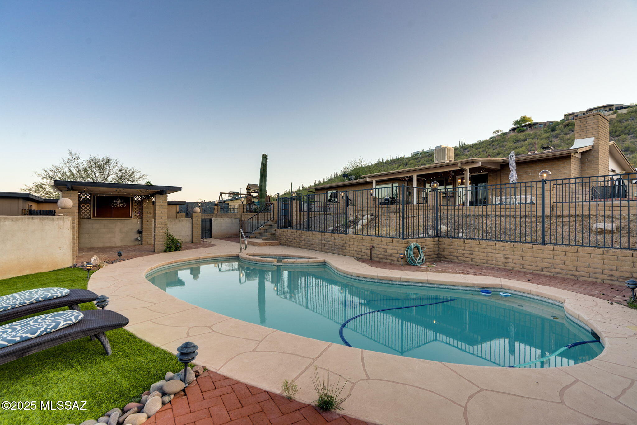Tucson, Arizona, 85750, United States, 3 Bedrooms Bedrooms, ,2 BathroomsBathrooms,Residential,For Sale,1934360