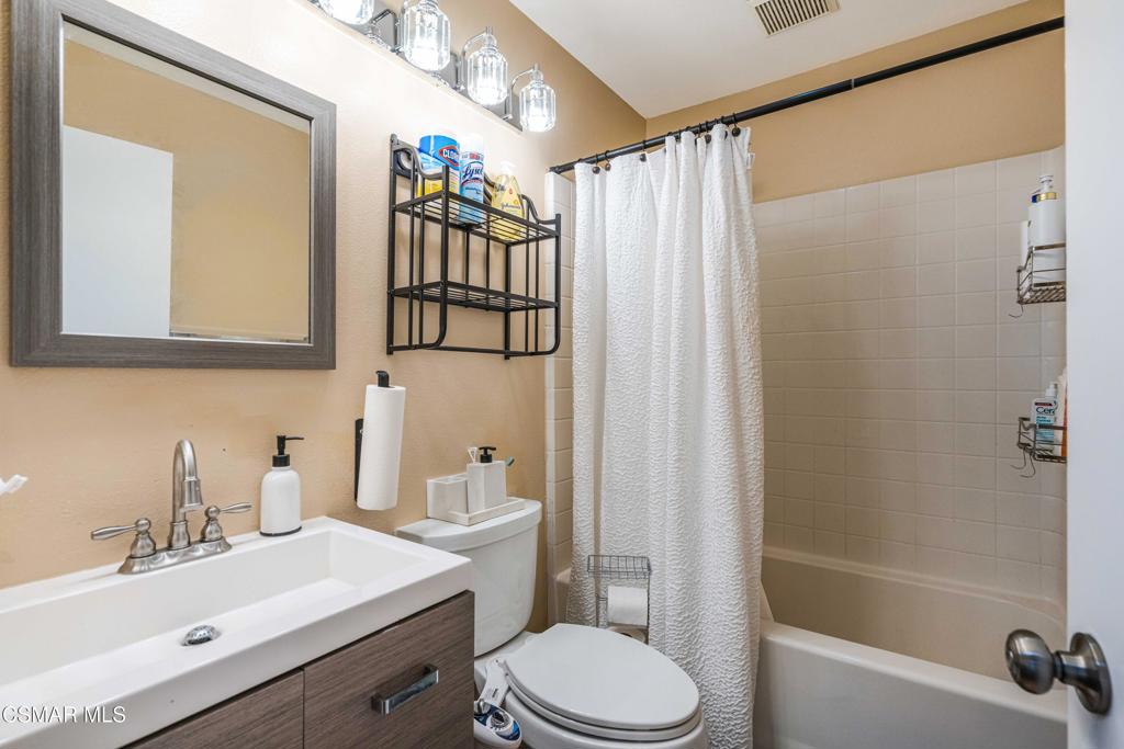 Simi Valley, California, 93065, United States, 4 Bedrooms Bedrooms, ,3 BathroomsBathrooms,Residential,For Sale,1994226