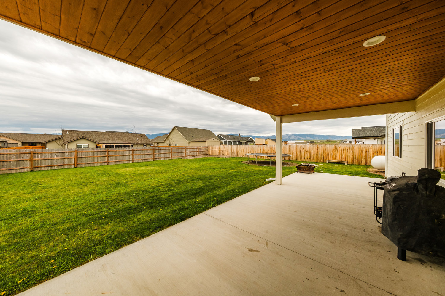 Ranchester, Wyoming, 82839, United States, 4 Bedrooms Bedrooms, ,3 BathroomsBathrooms,Residential,For Sale,1990445