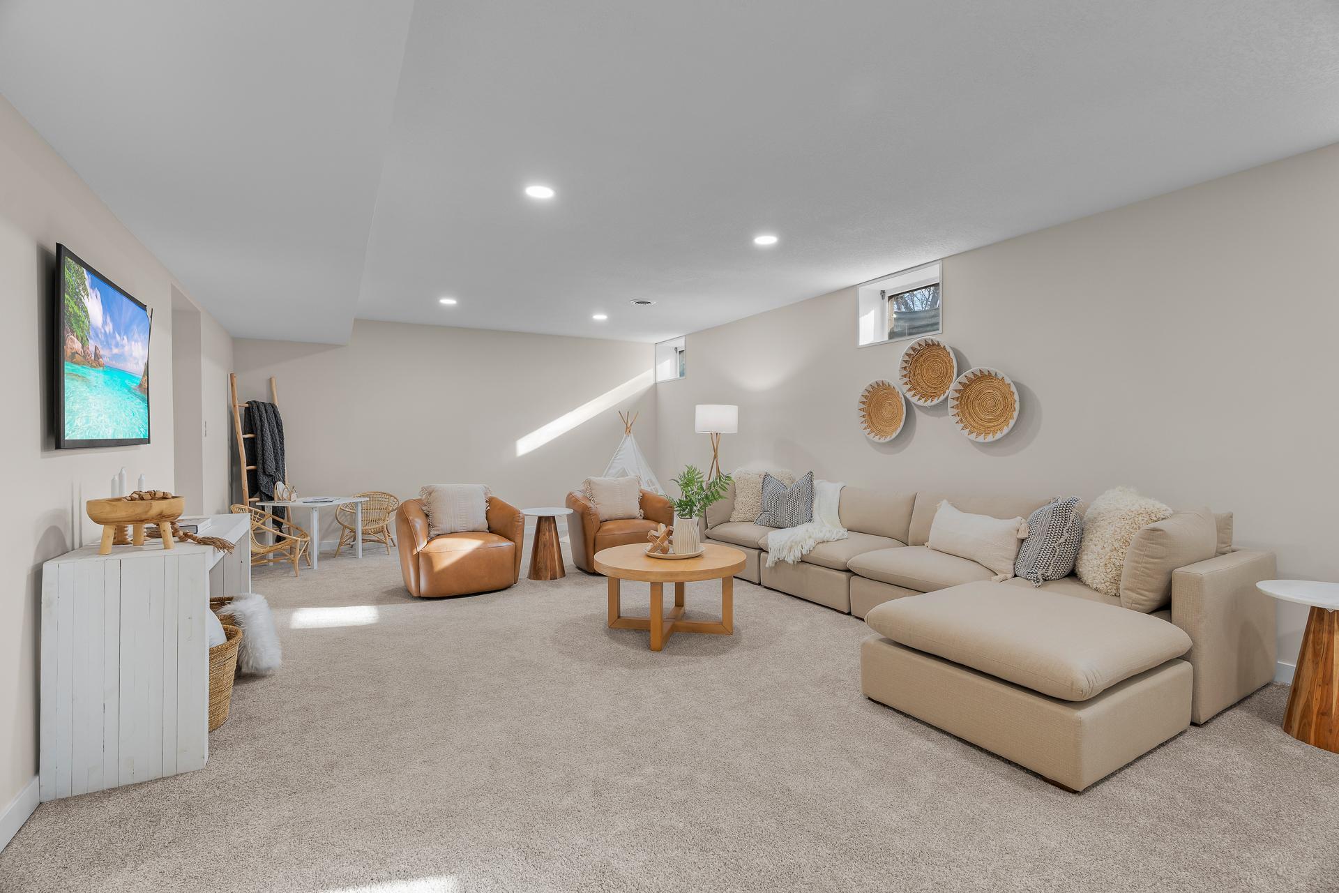 Eden Prairie, Minnesota, 55347, United States, 4 Bedrooms Bedrooms, ,4 BathroomsBathrooms,Residential,For Sale,1993292