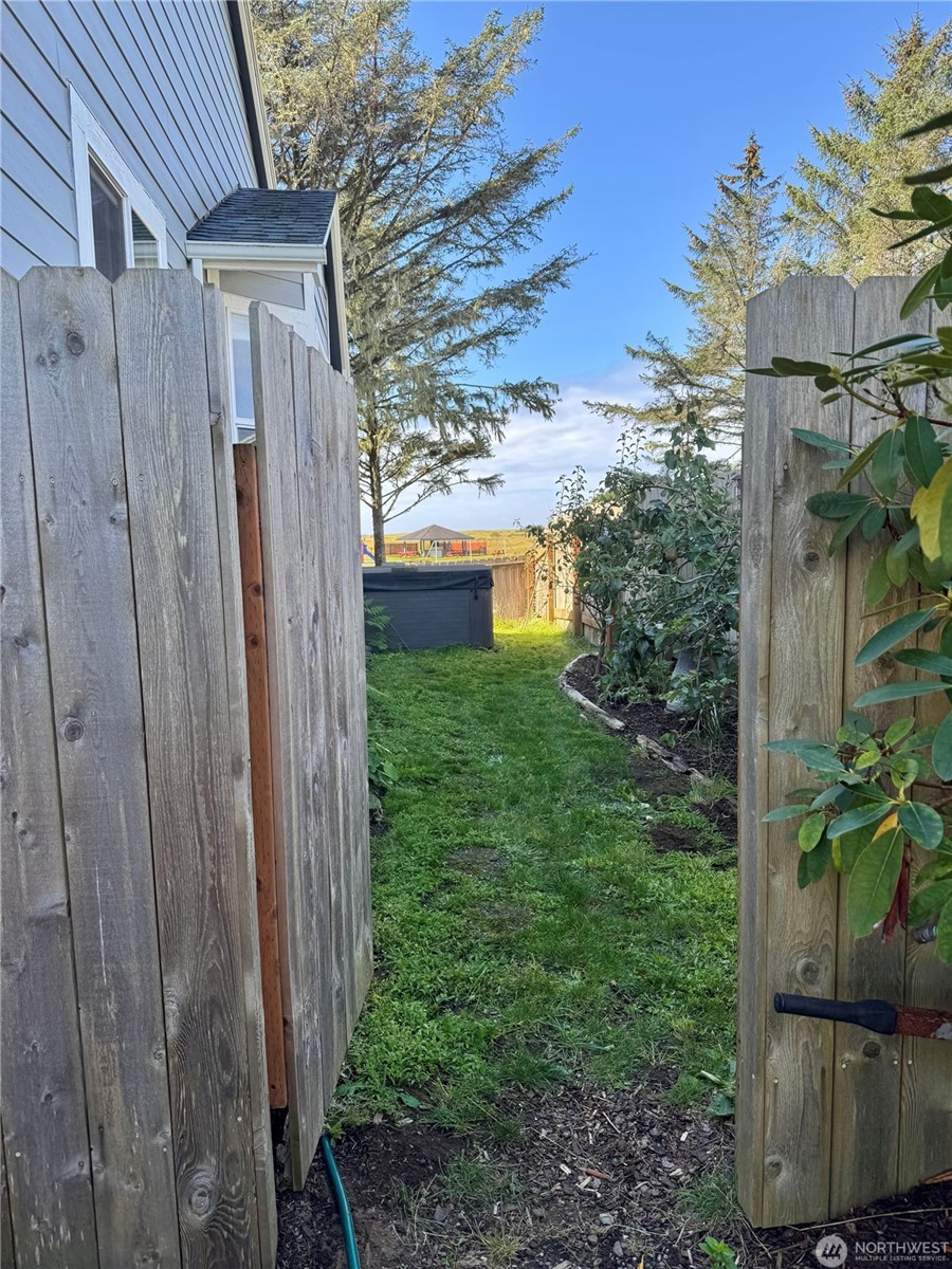 Long Beach, Washington, 98631, United States, 3 Bedrooms Bedrooms, ,2 BathroomsBathrooms,Residential,For Sale,1895276