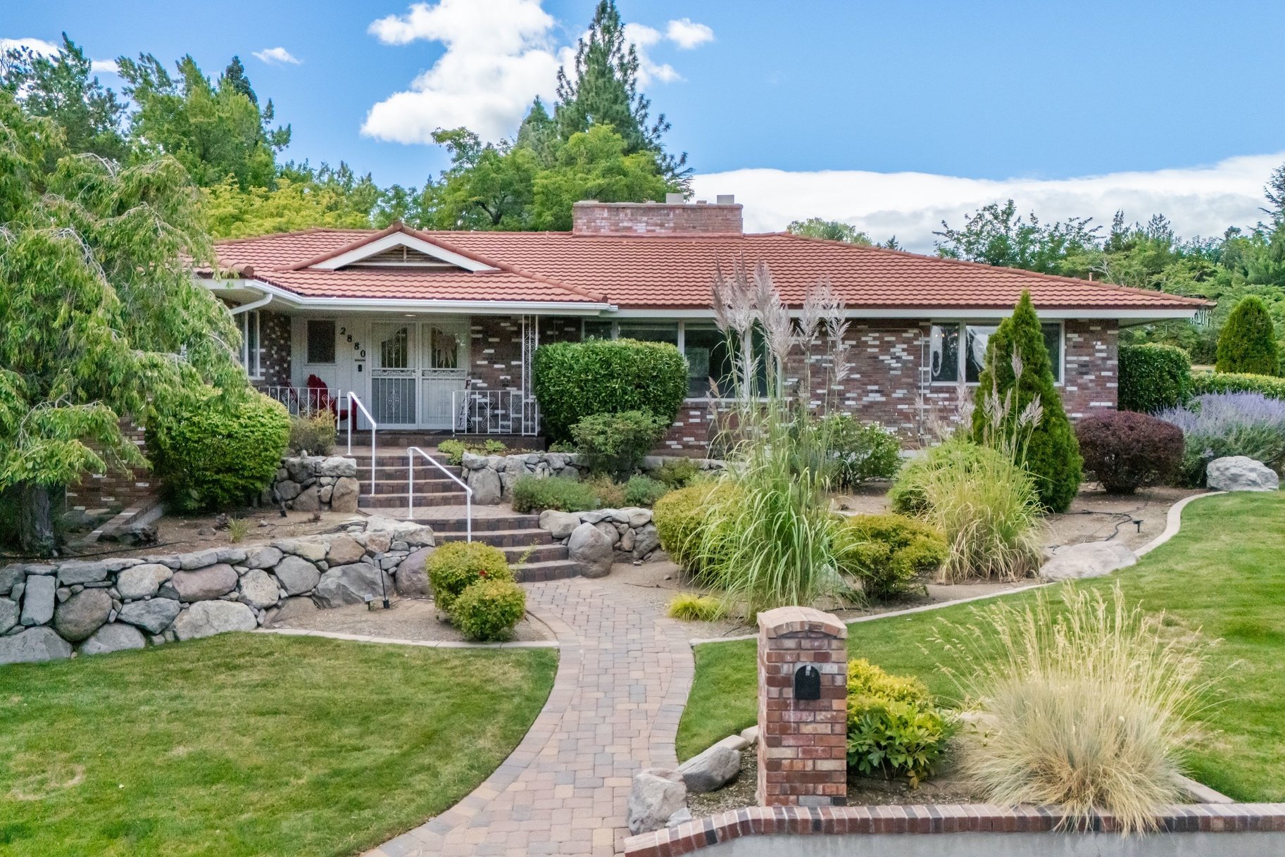  RARE SKYLINE HEIGHTS OPPORTUNITY  6,024 SF BRICK HOME ON .38 ACRE  NO HOA - 物件實景