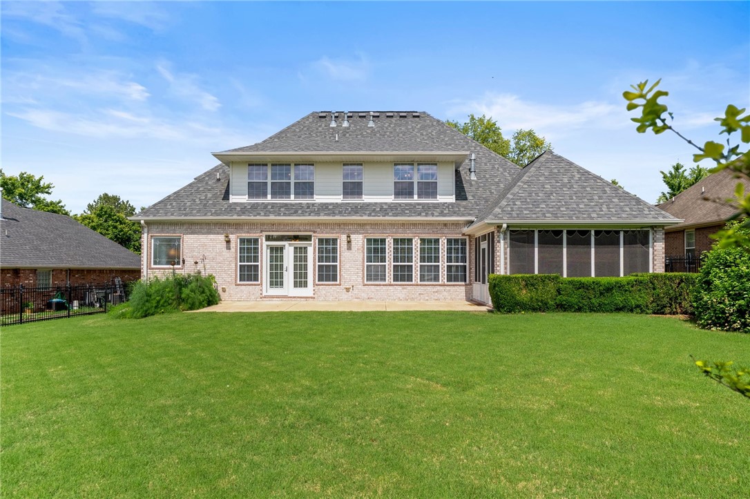 Fayetteville, Arkansas, 72701, United States, 5 Bedrooms Bedrooms, ,4 BathroomsBathrooms,Residential,For Sale,1838012