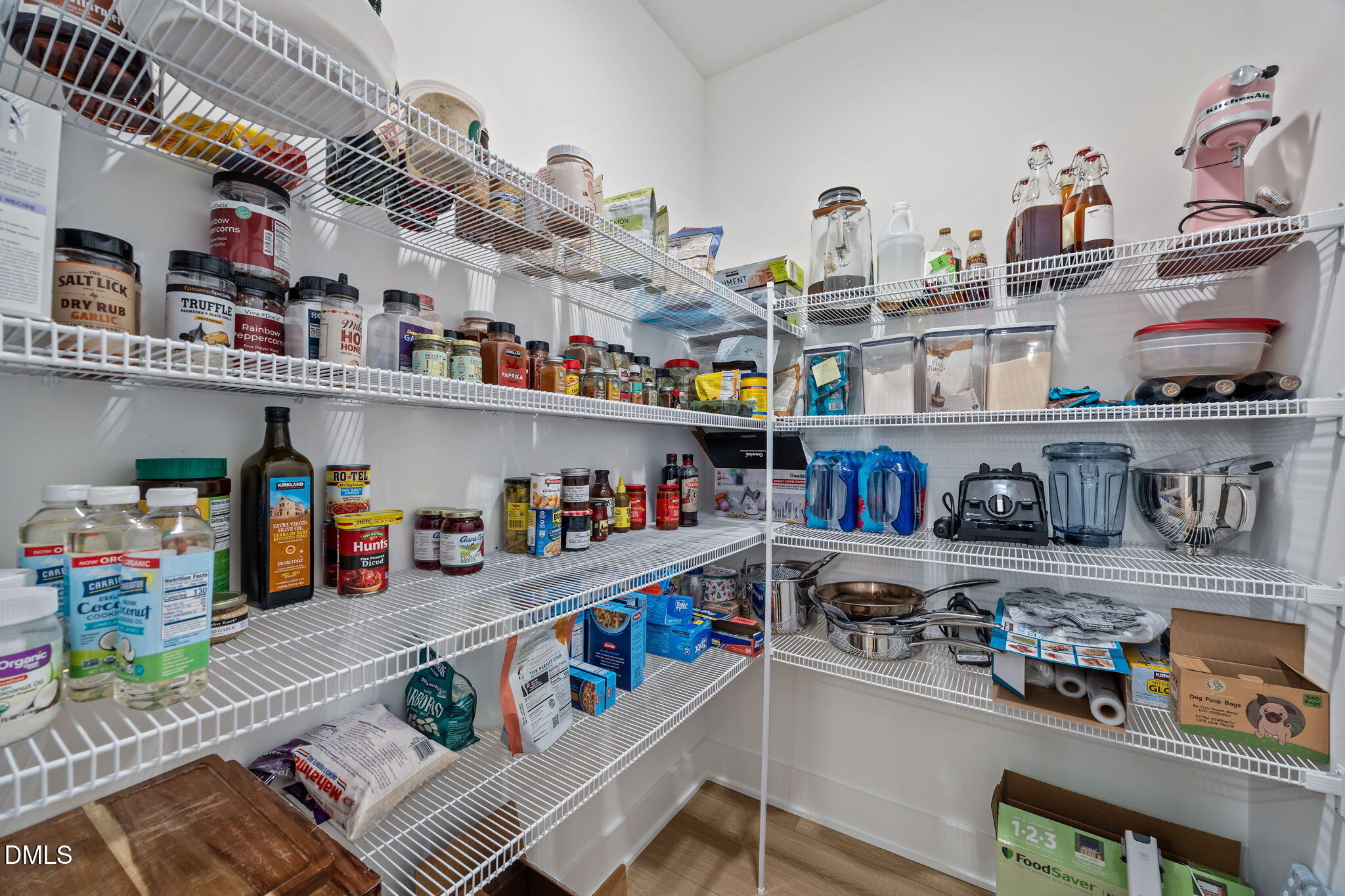 Knightdale, North Carolina, 27545, United States, 4 Bedrooms Bedrooms, ,4 BathroomsBathrooms,Residential,For Sale,1989366