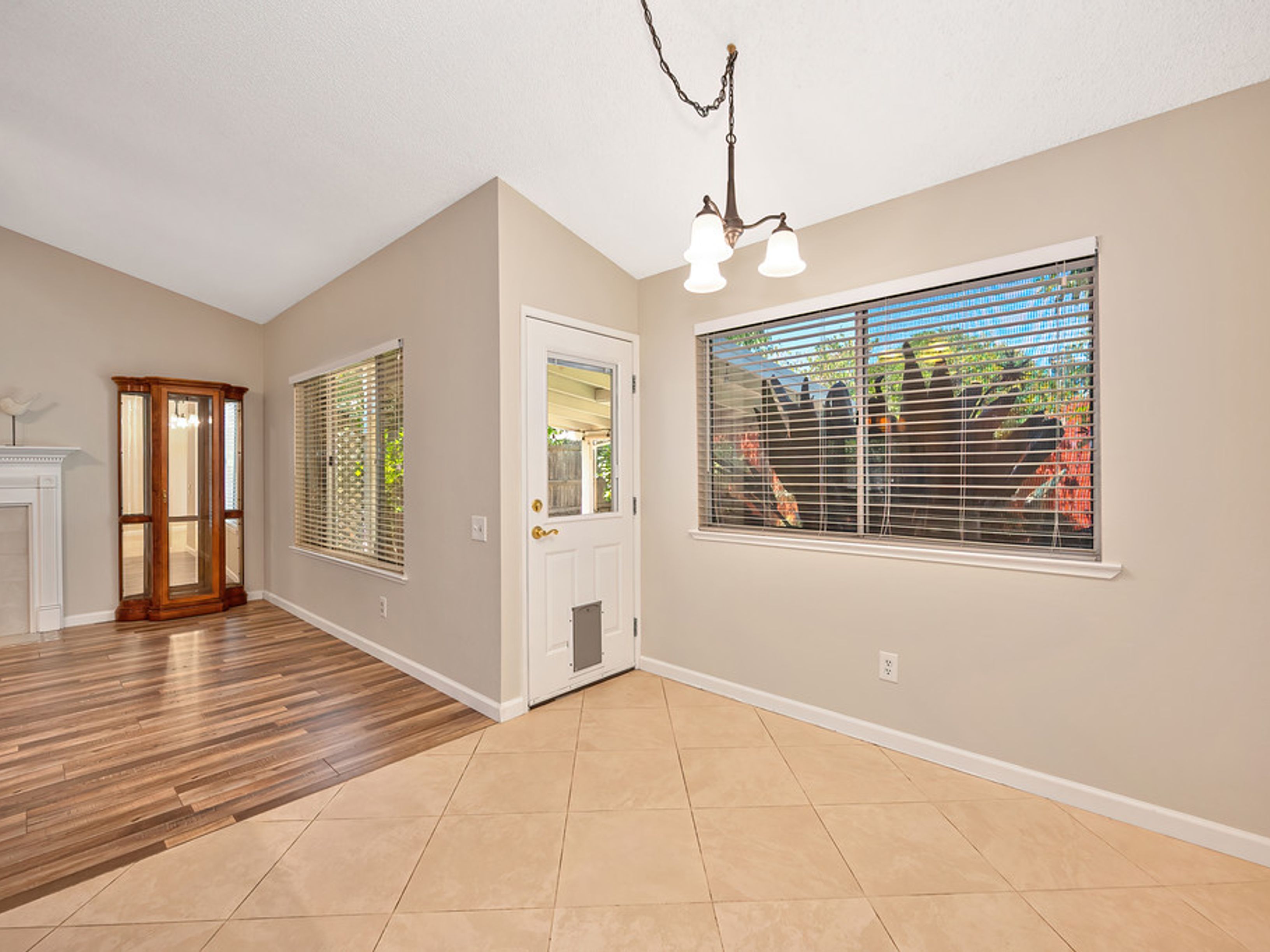  2712 Stoughton Way, Sacramento, CA 95827 - 物件實景