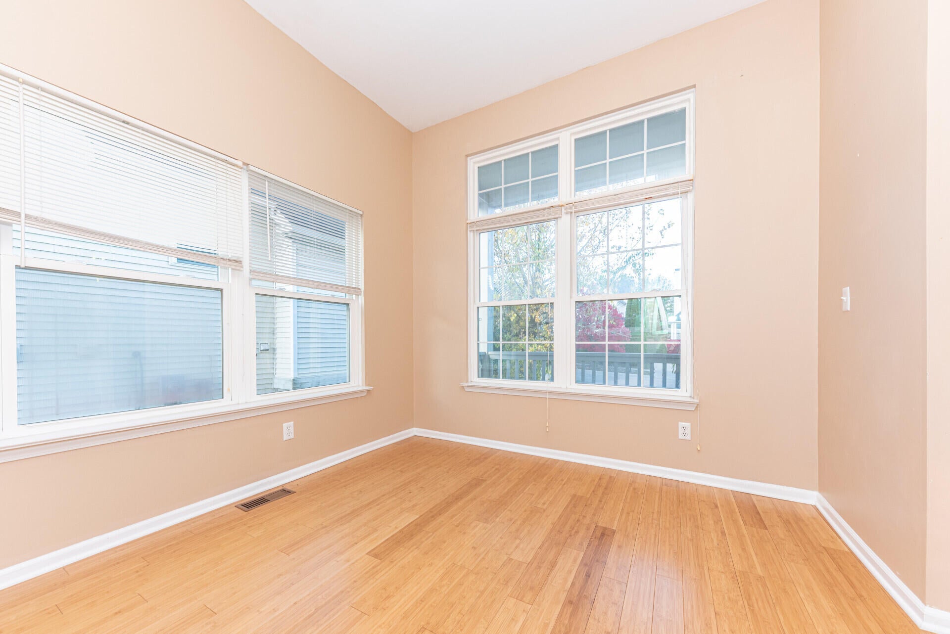 Ann Arbor, Michigan, 48103, United States, 4 Bedrooms Bedrooms, ,3 BathroomsBathrooms,Residential,For Sale,1991592