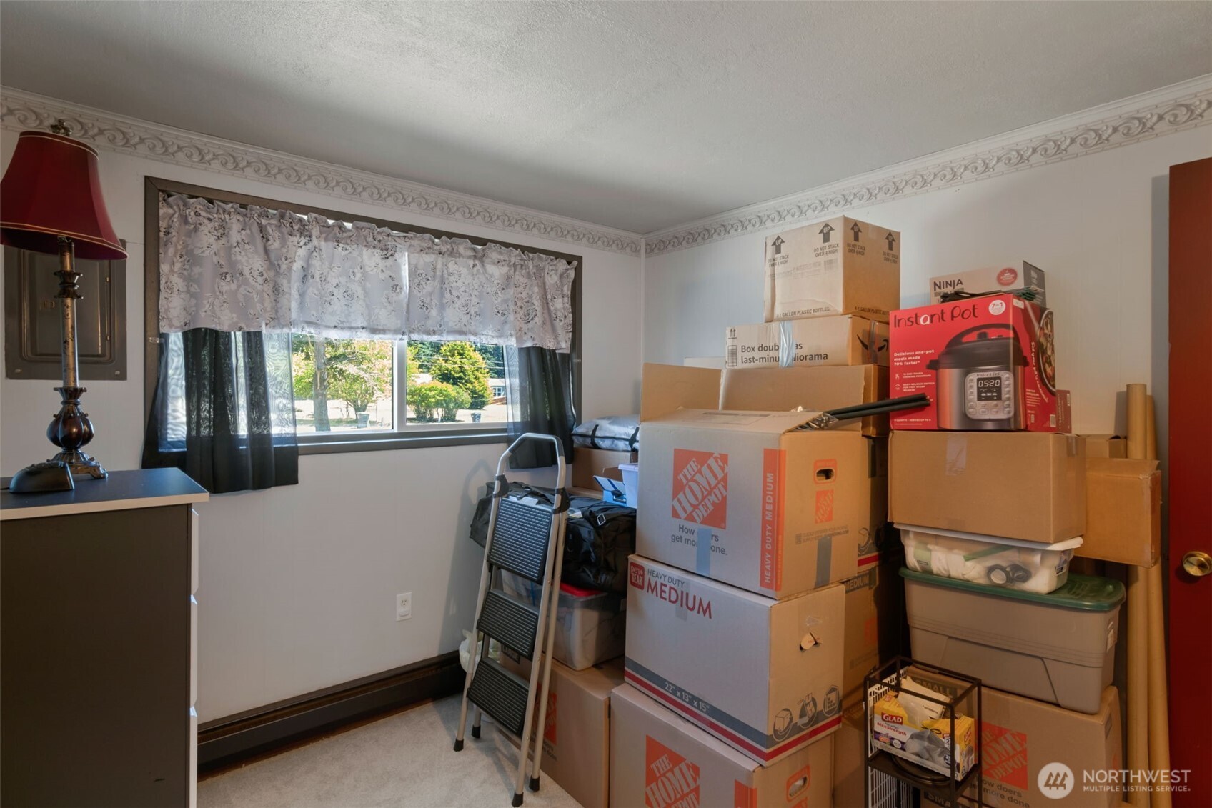 Oak Harbor, Washington, 98277, United States, 4 Bedrooms Bedrooms, ,1 BathroomBathrooms,Residential,For Sale,1931511