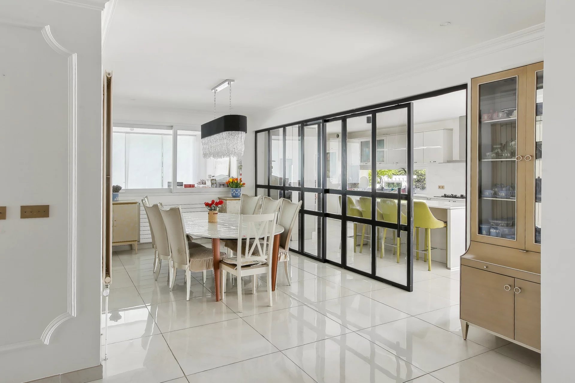 La Varenne-Saint-Hilaire, Île-de-France, 94210, FR, 5 Bedrooms Bedrooms, ,3 BathroomsBathrooms,Residential,For Sale,1995939