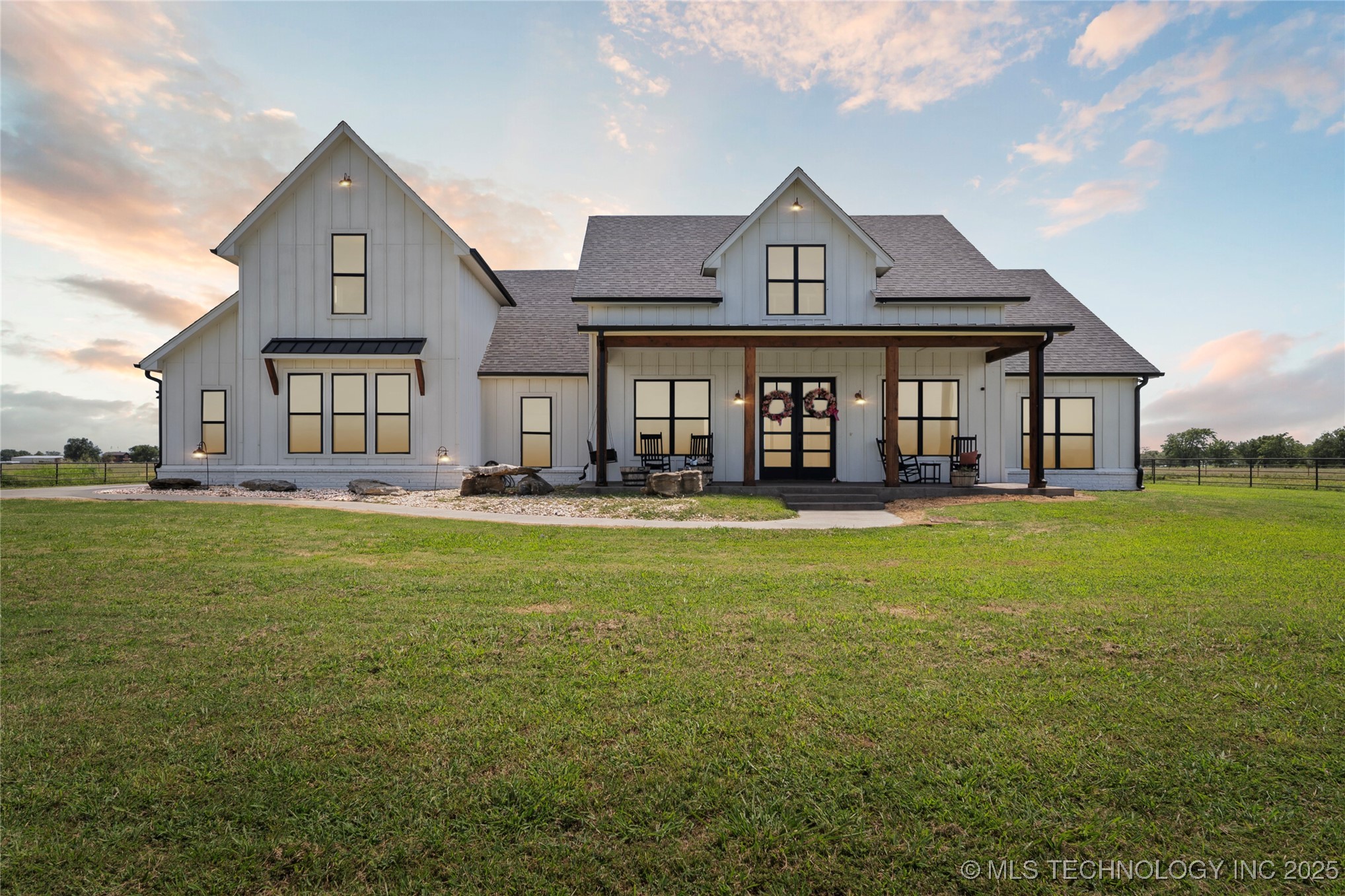 Pryor, Oklahoma, 74361, United States, 4 Bedrooms Bedrooms, ,4 BathroomsBathrooms,Residential,For Sale,1916724