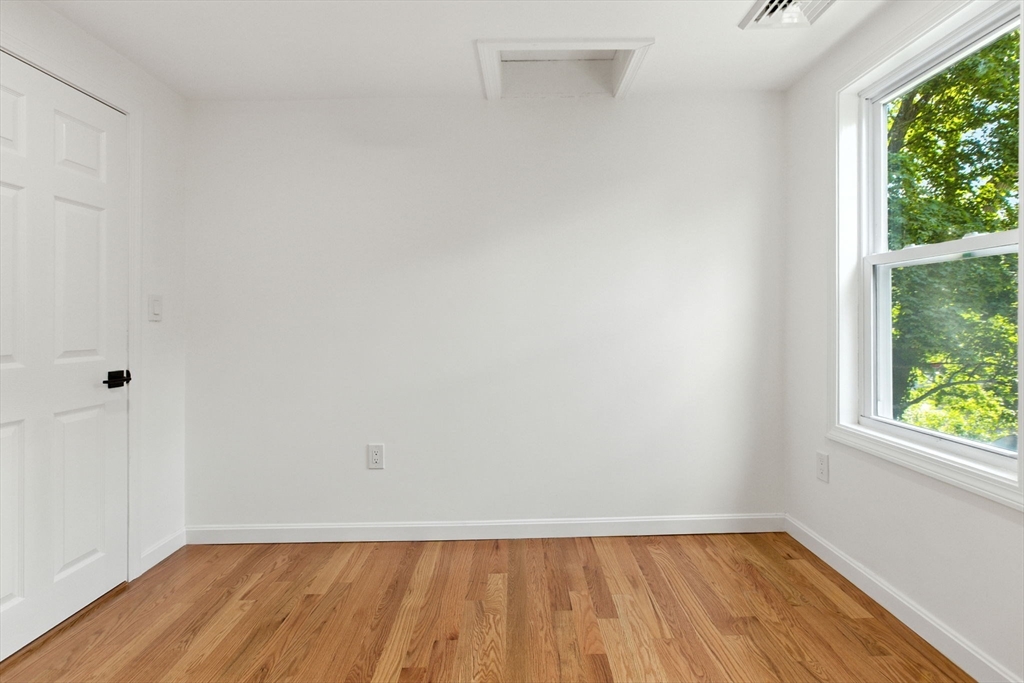 East Bridgewater, Massachusetts, 02333, United States, 3 Bedrooms Bedrooms, ,3 BathroomsBathrooms,Residential,For Sale,1943451