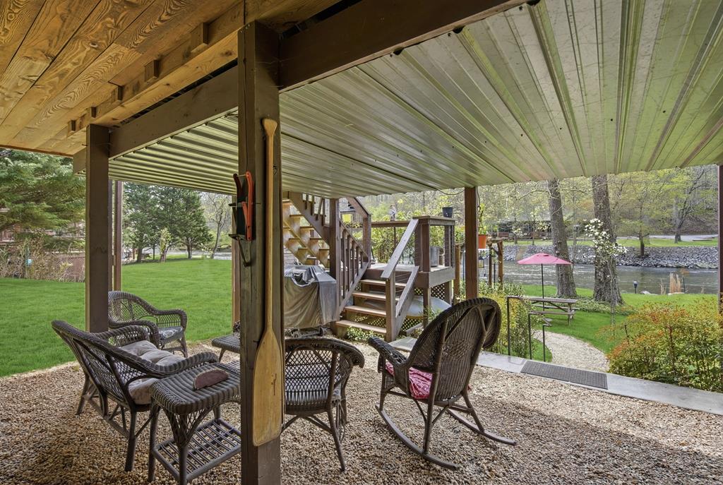 Ellijay, Georgia, 30540, United States, 3 Bedrooms Bedrooms, ,3 BathroomsBathrooms,Residential,For Sale,2034998