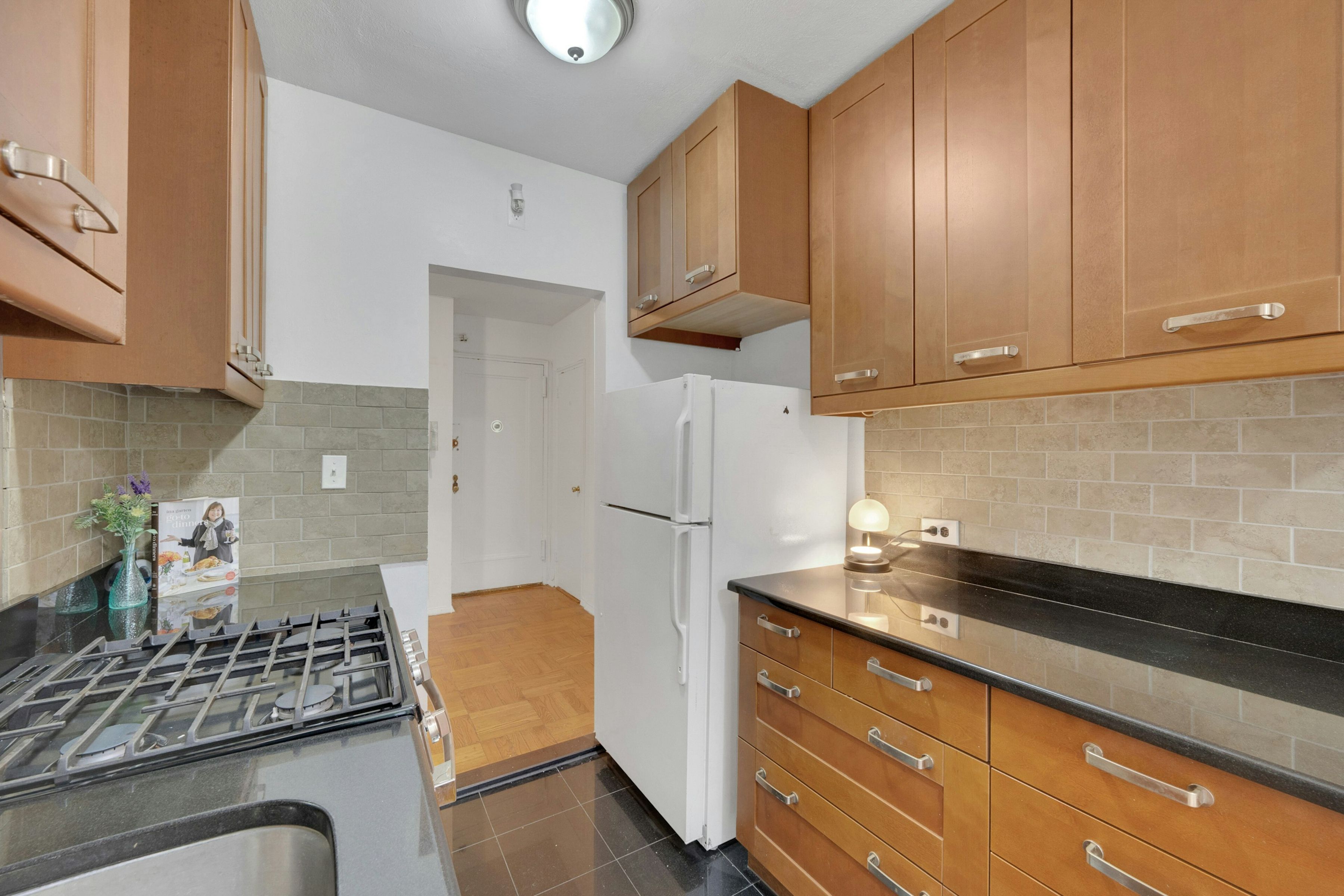  735 Kappock Street - 物件實景