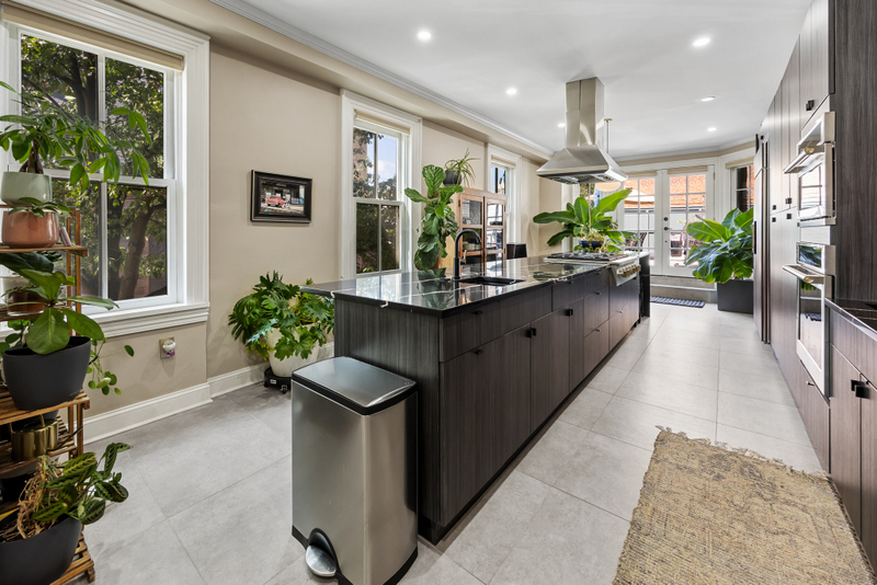 Philadelphia, Pennsylvania, 19130, United States, 5 Bedrooms Bedrooms, ,6 BathroomsBathrooms,Residential,For Sale,1977260