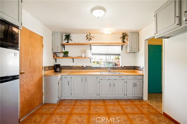 Rialto, California, 92376, United States, 4 Bedrooms Bedrooms, ,2 BathroomsBathrooms,Residential,For Sale,1989917