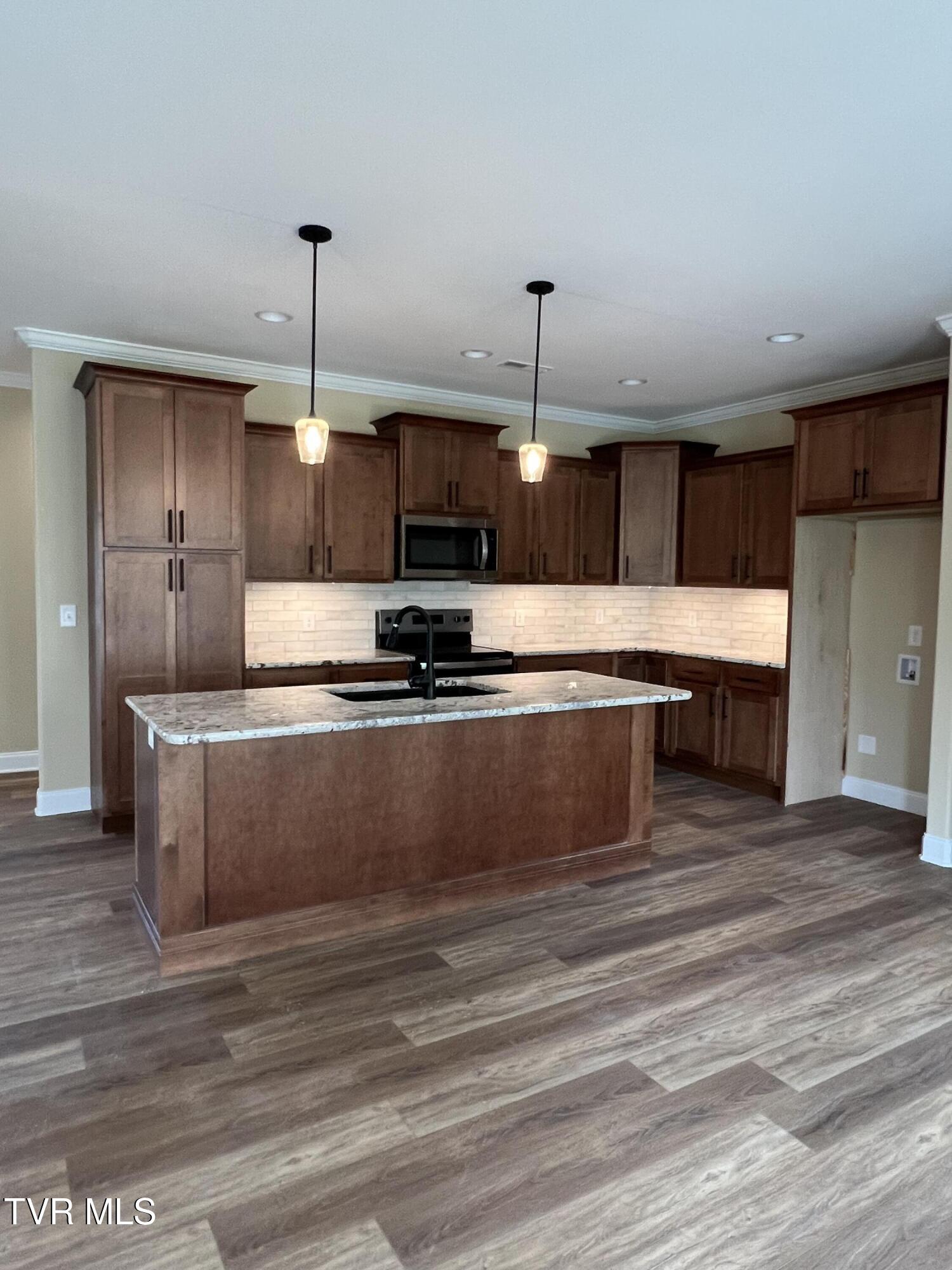 Jonesborough, Tennessee, 37659, United States, 3 Bedrooms Bedrooms, ,2 BathroomsBathrooms,Residential,For Sale,2008840