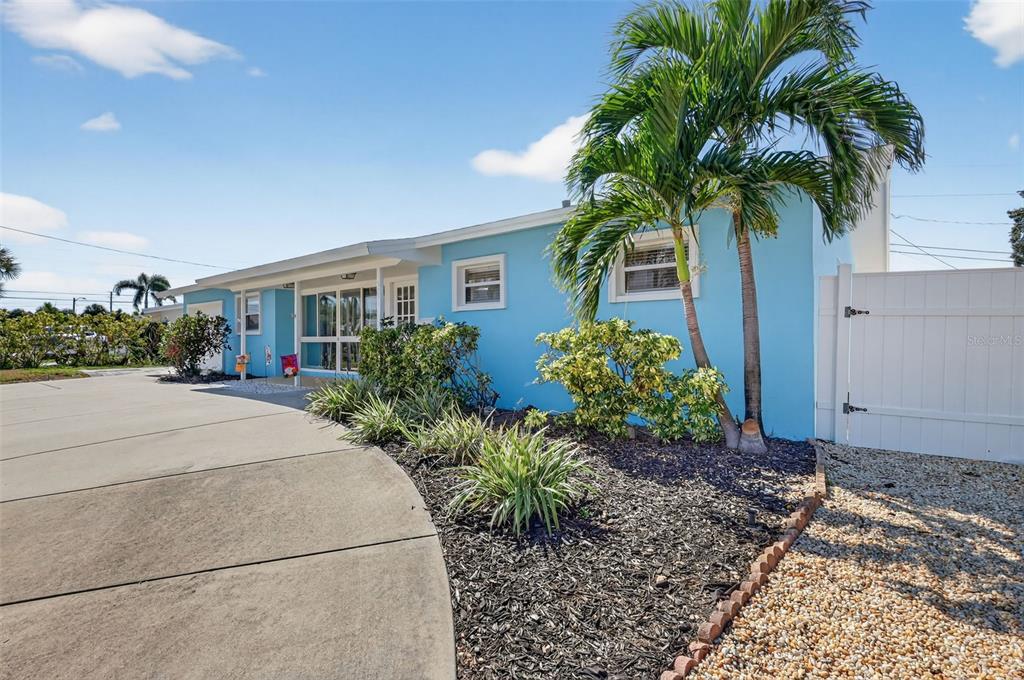 St Petersburg, Florida, 33711, United States, 3 Bedrooms Bedrooms, ,2 BathroomsBathrooms,Residential,For Sale,1989054