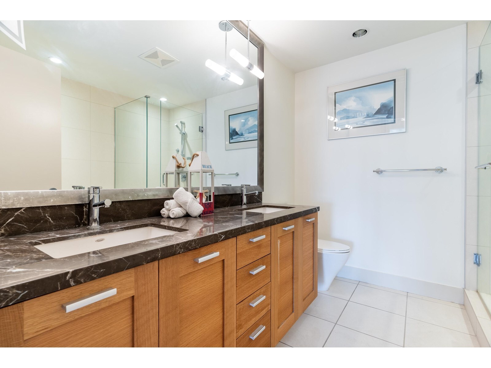 WHITE ROCK, British Columbia, V4B 0A2, CA, 2 Bedrooms Bedrooms, ,2 BathroomsBathrooms,Residential,For Sale,1947534