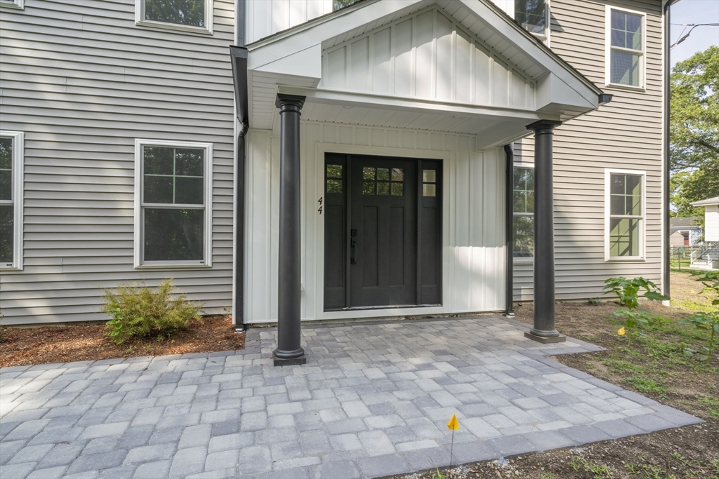 Attleboro, Massachusetts, 02703, United States, 4 Bedrooms Bedrooms, ,3 BathroomsBathrooms,Residential,For Sale,1973726