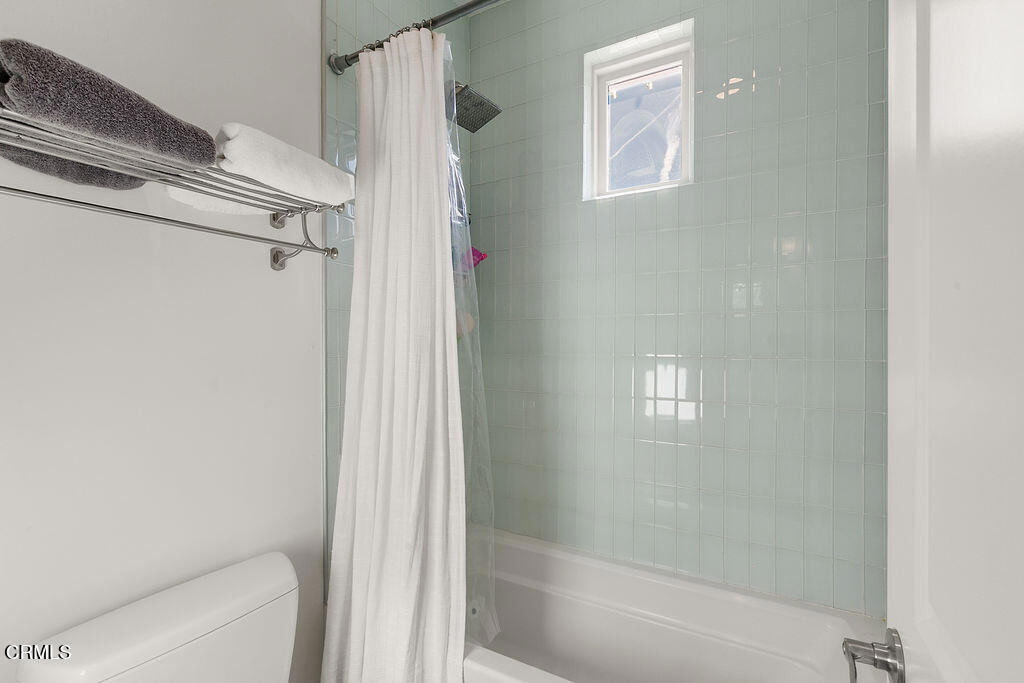 Thousand Oaks, California, 91362, United States, 4 Bedrooms Bedrooms, ,4 BathroomsBathrooms,Residential,For Sale,1997017