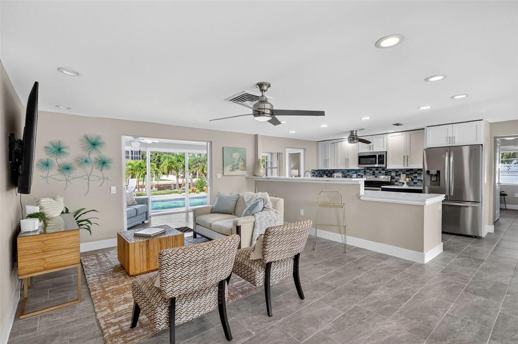 Longboat Key, Florida, 34228, United States, 3 Bedrooms Bedrooms, ,2 BathroomsBathrooms,Residential,For Sale,1990986