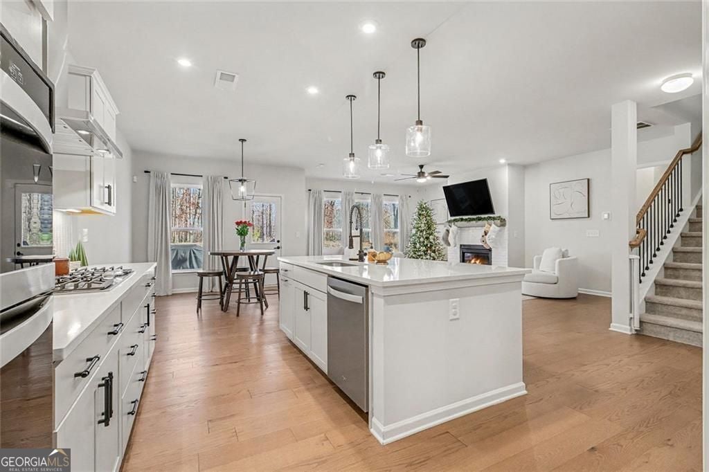 Auburn, Georgia, 30011, United States, 5 Bedrooms Bedrooms, ,4 BathroomsBathrooms,Residential,For Sale,2006605