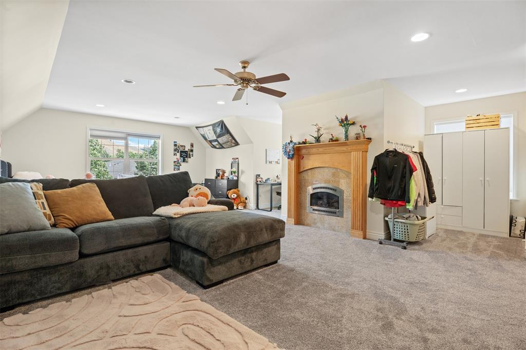 Missoula, Montana, 59803, United States, 4 Bedrooms Bedrooms, ,4 BathroomsBathrooms,Residential,For Sale,1895137