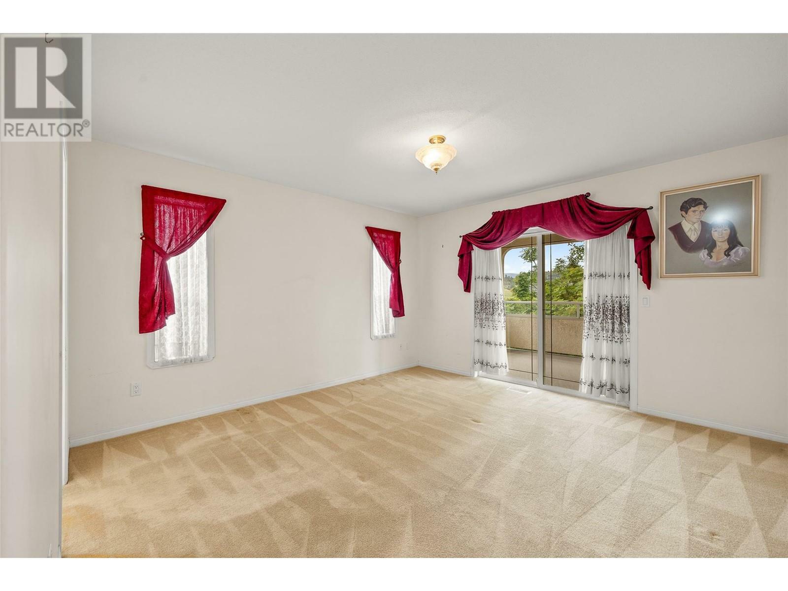 KELOWNA, British Columbia, V1V 1X3, CA, 4 Bedrooms Bedrooms, ,3 BathroomsBathrooms,Residential,For Sale,1876353