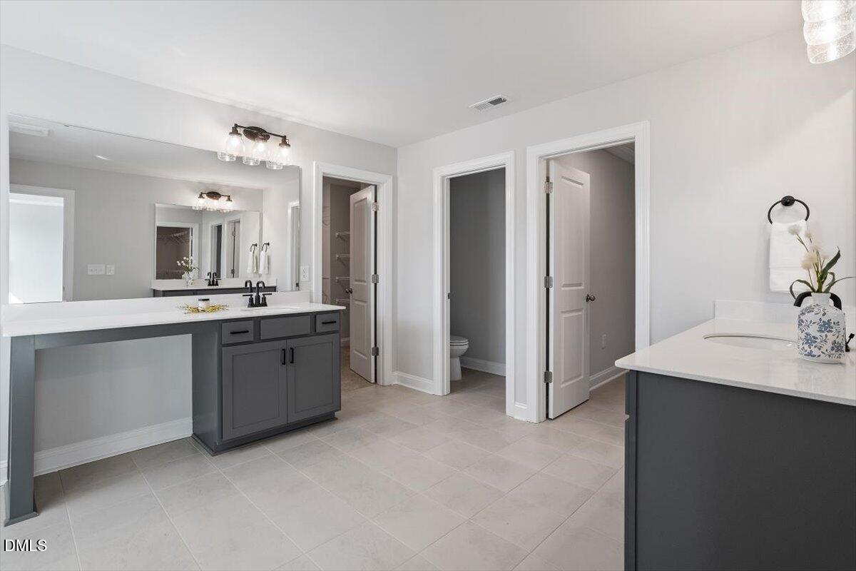 Fuquay Varina, North Carolina, 27526, United States, 5 Bedrooms Bedrooms, ,3 BathroomsBathrooms,Residential,For Sale,1973834