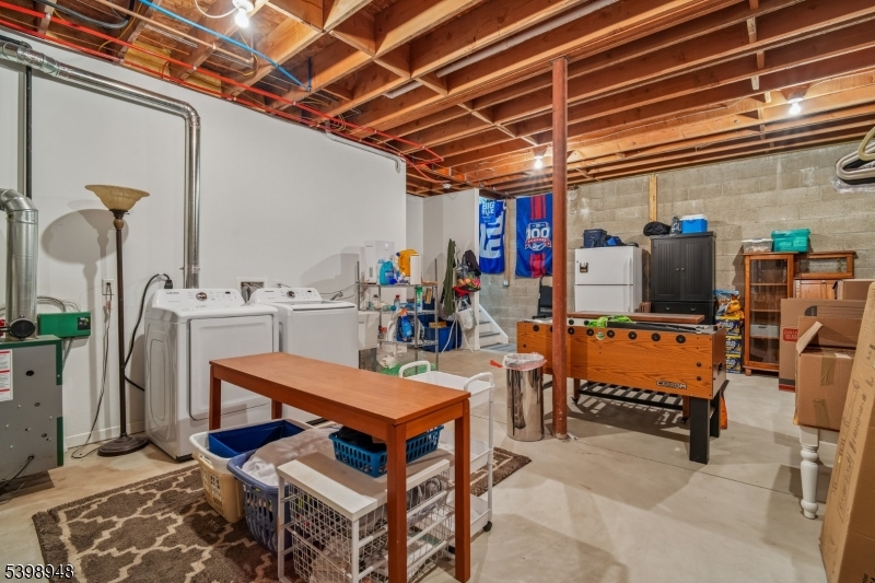 Roxbury Twp., New Jersey, 07850, United States, 4 Bedrooms Bedrooms, ,3 BathroomsBathrooms,Residential,For Sale,2003498