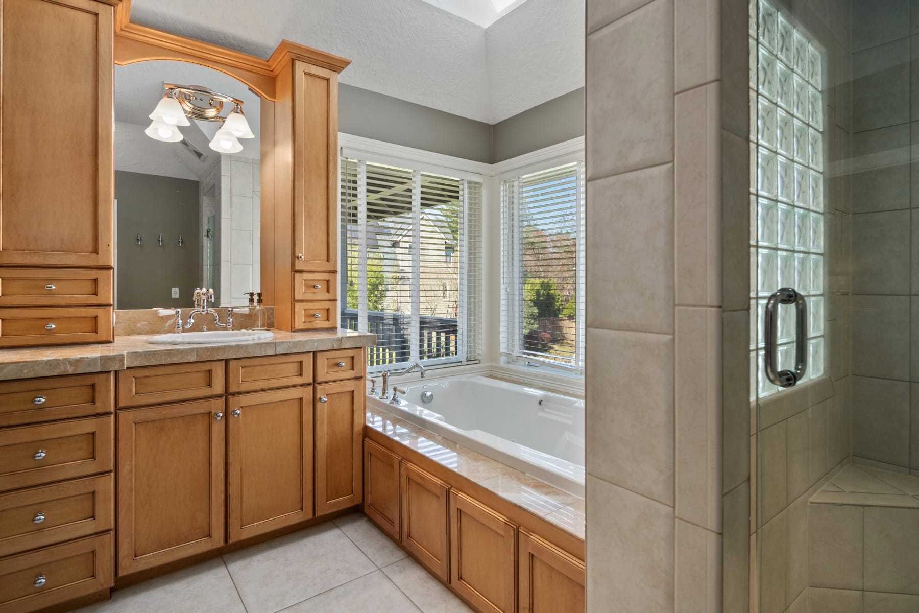 21473 ROSEPARK CT West Linn, OR 97068 - 物件實景