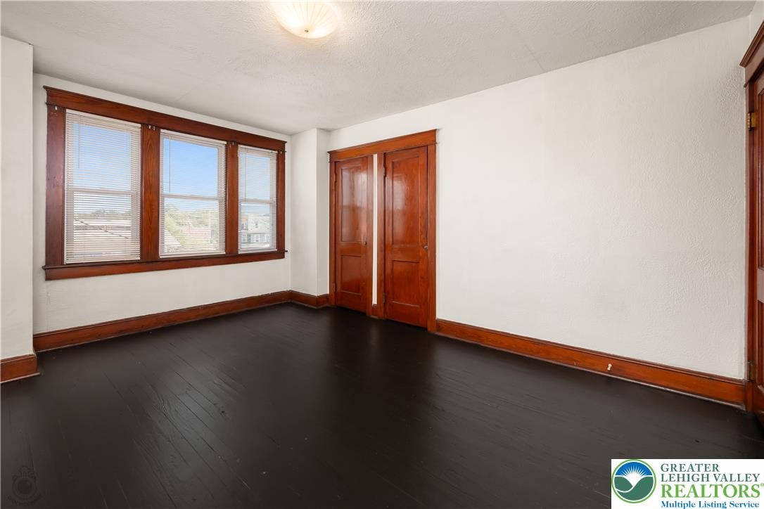 Palmer Twp, Pennsylvania, 18045, United States, 6 Bedrooms Bedrooms, ,2 BathroomsBathrooms,Residential,For Sale,1932812