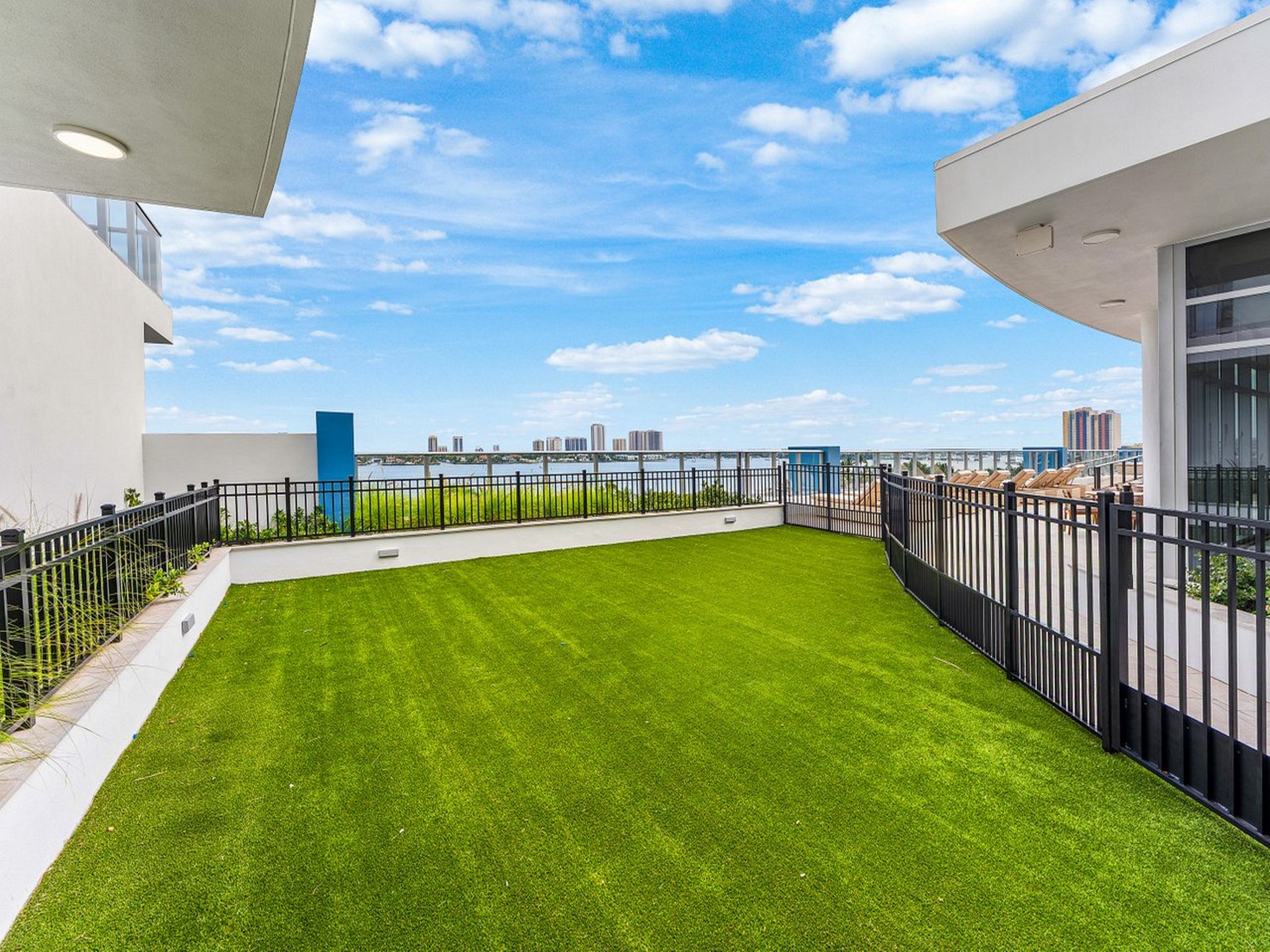  220 Lake Shore Drive, Lake Park, FL, 33403 - 物件實景