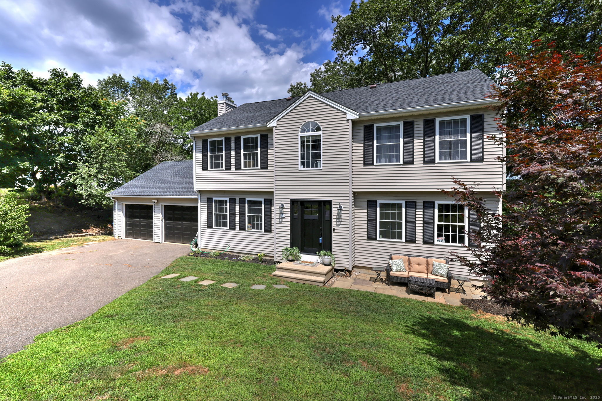 Shelton, Connecticut, 06484, United States, 4 Bedrooms Bedrooms, ,4 BathroomsBathrooms,Residential,For Sale,2001799