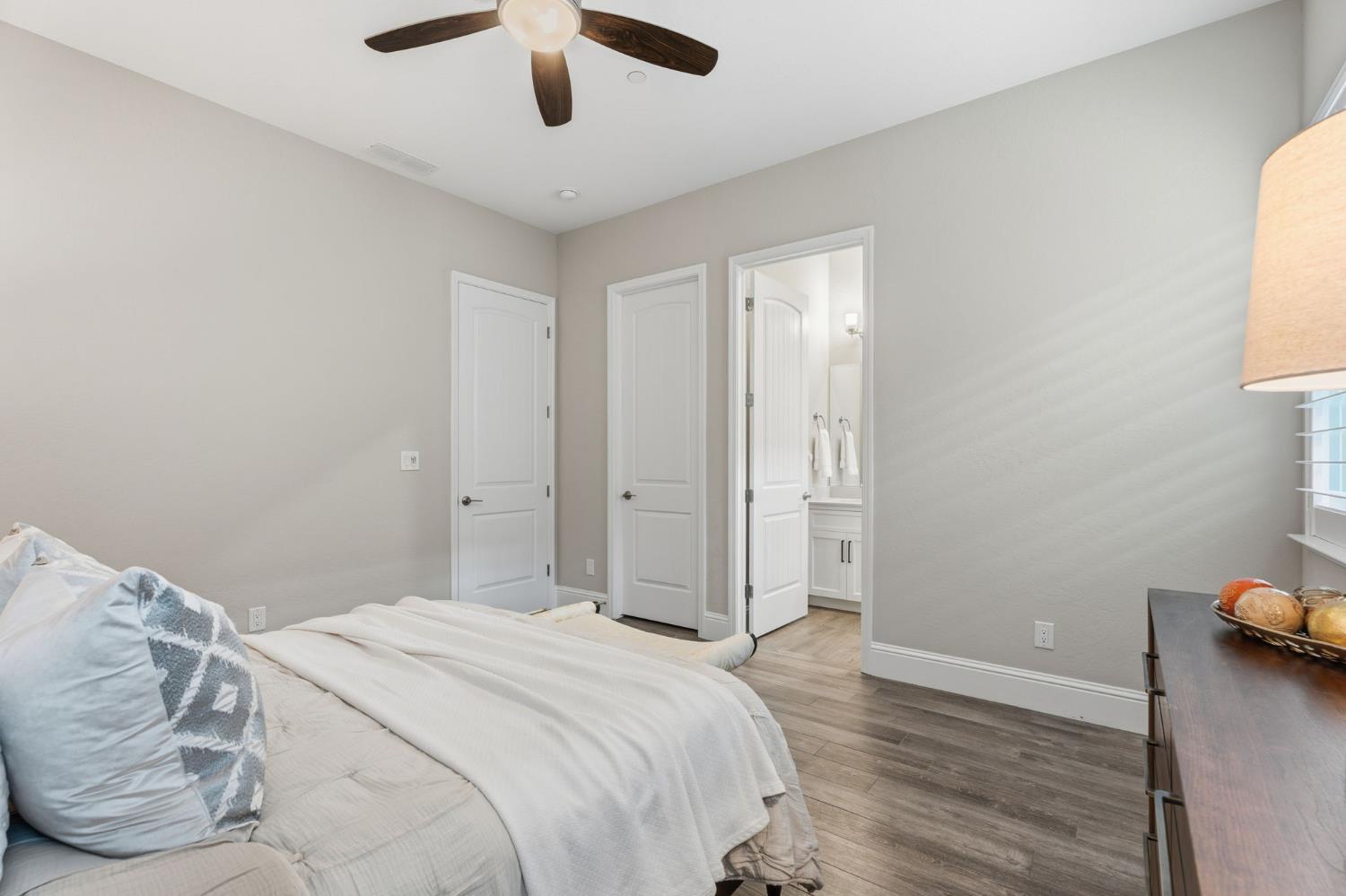 Clovis, California, 93619, United States, 4 Bedrooms Bedrooms, ,4 BathroomsBathrooms,Residential,For Sale,2010816