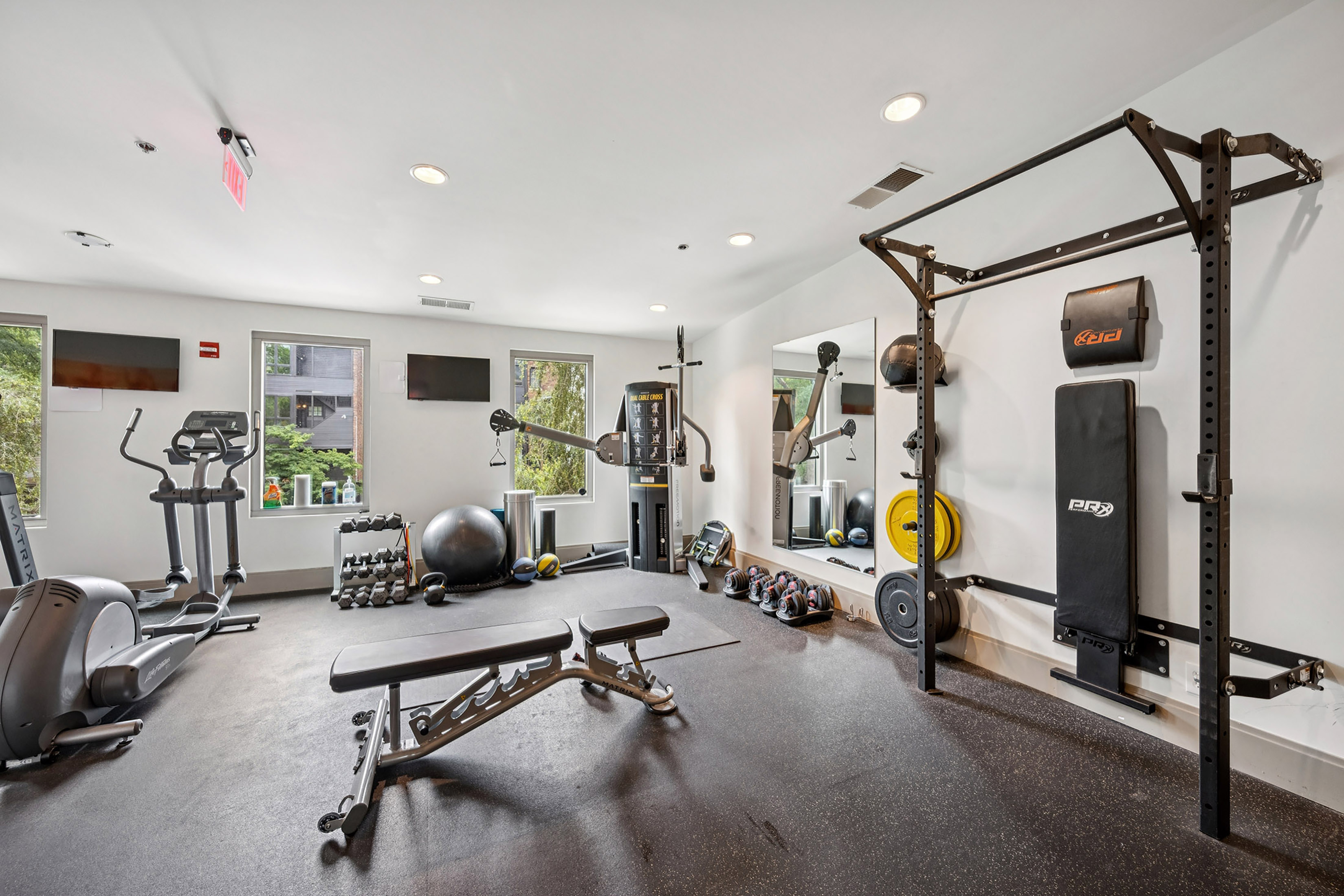  Large One Bedroom Condo in Fantastic Midtown Location - 物件實景