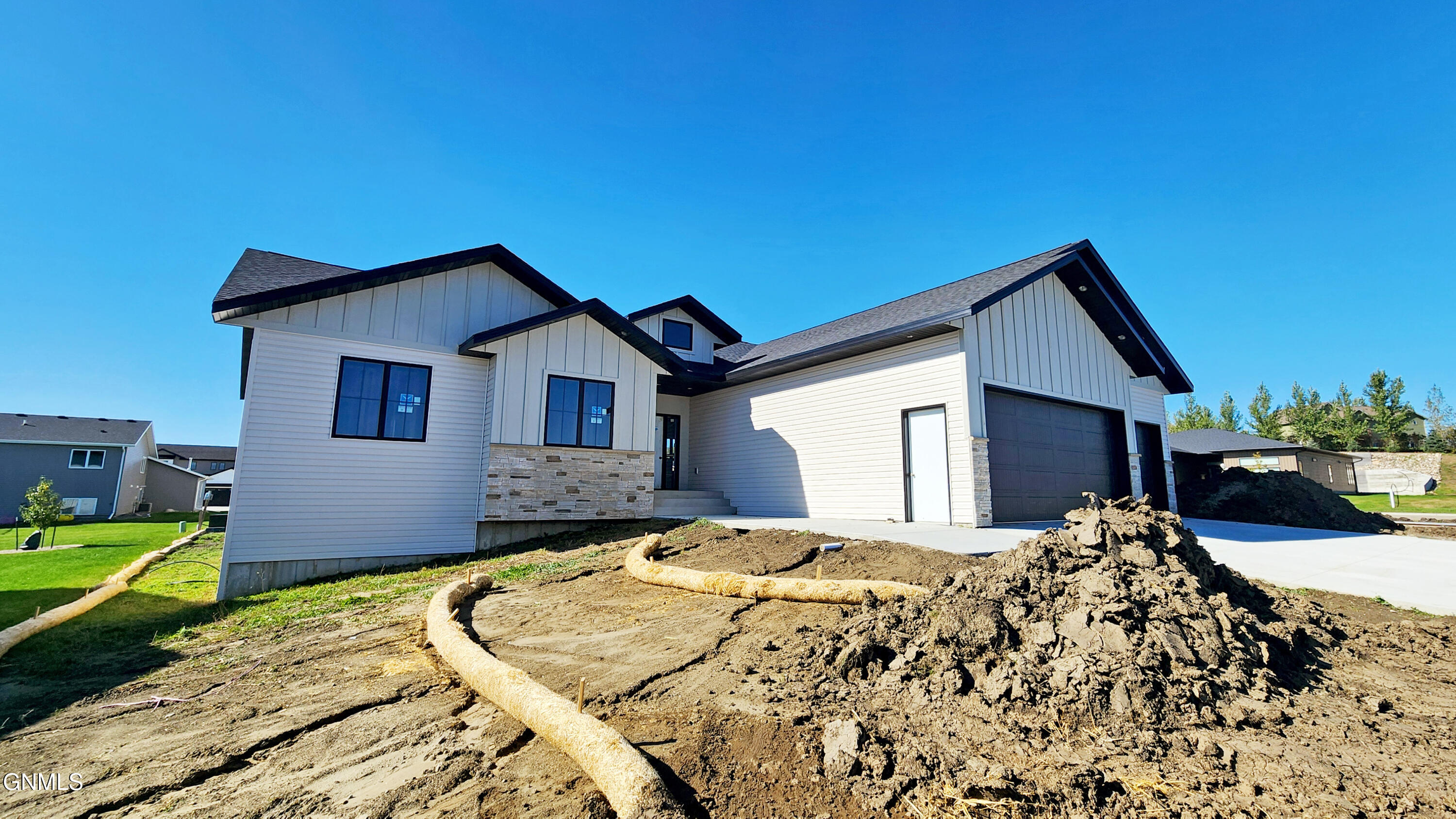 Bismarck, North Dakota, 58503, United States, 3 Bedrooms Bedrooms, ,2 BathroomsBathrooms,Residential,For Sale,1982246