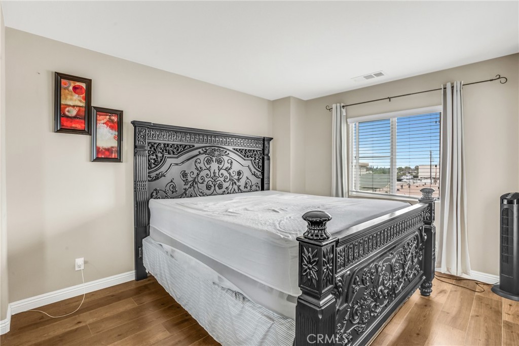 Lakewood, California, 90715, United States, 3 Bedrooms Bedrooms, ,4 BathroomsBathrooms,Residential,For Sale,1860565