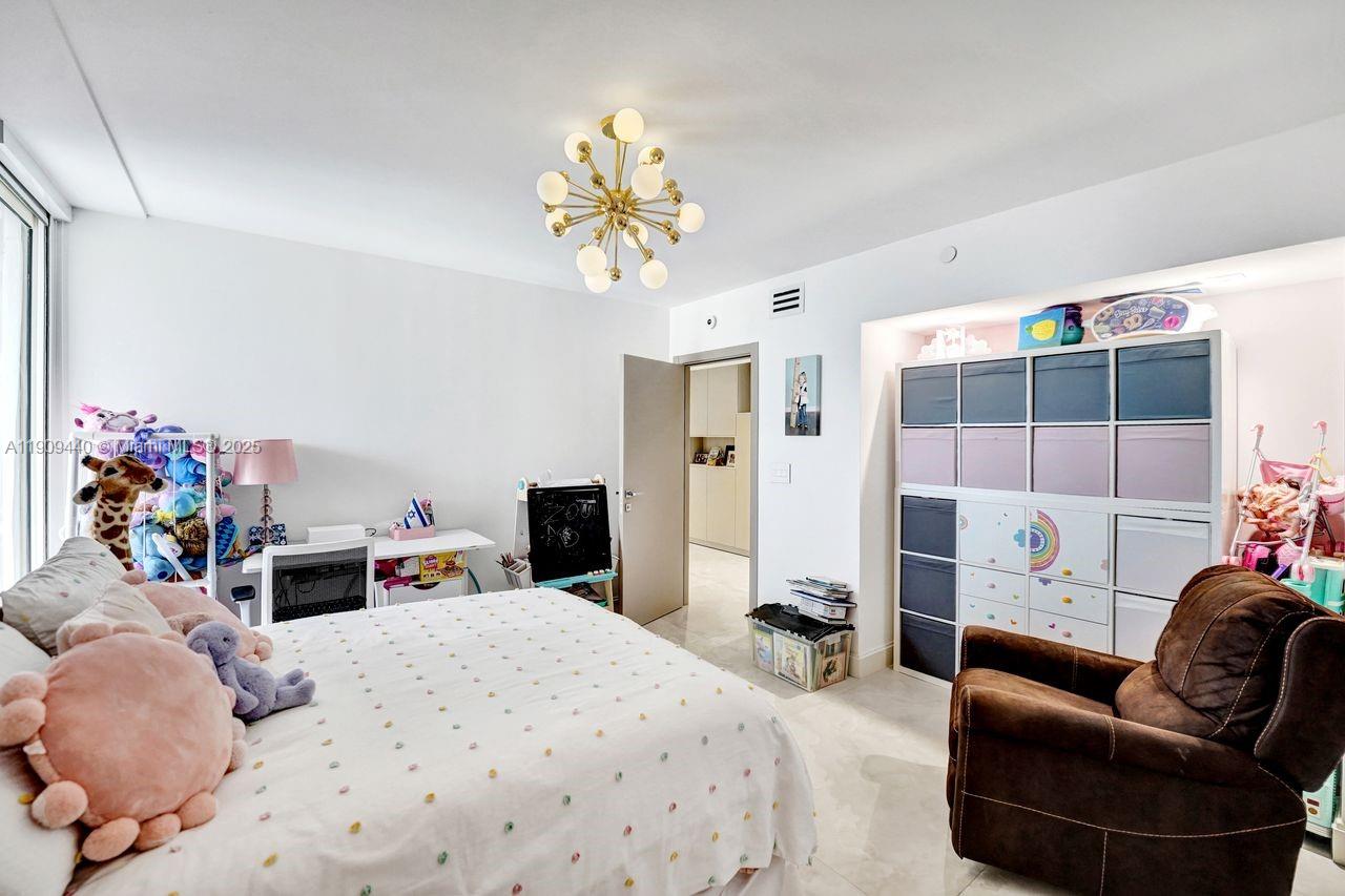 Aventura, Florida, 33180, United States, 4 Bedrooms Bedrooms, ,3 BathroomsBathrooms,Residential,For Sale,1989570